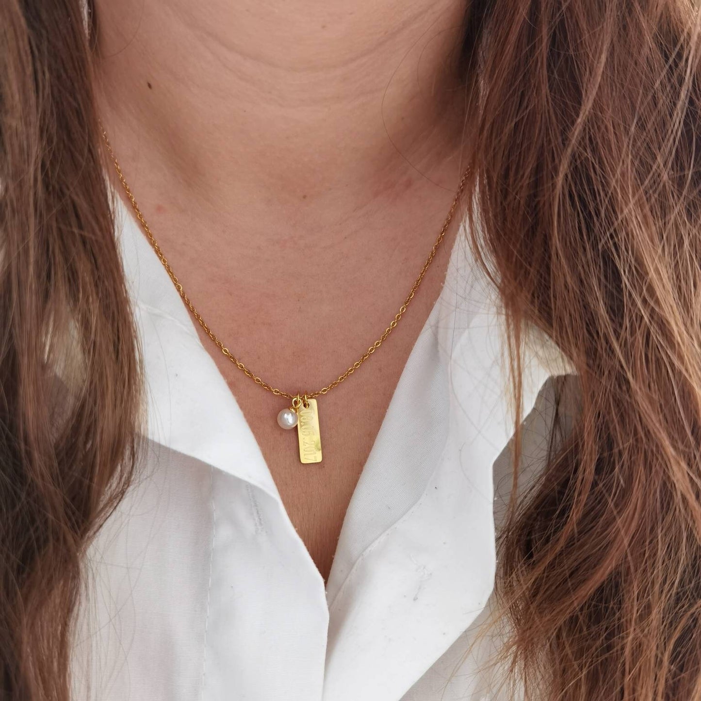 Personalisierte Perlen Kette mit 6x18mm Gravur Plättchen in Gold oder Silber, Halskette Gold, Namens Kette, Geschenk Mama,Weihnachtsgeschenk