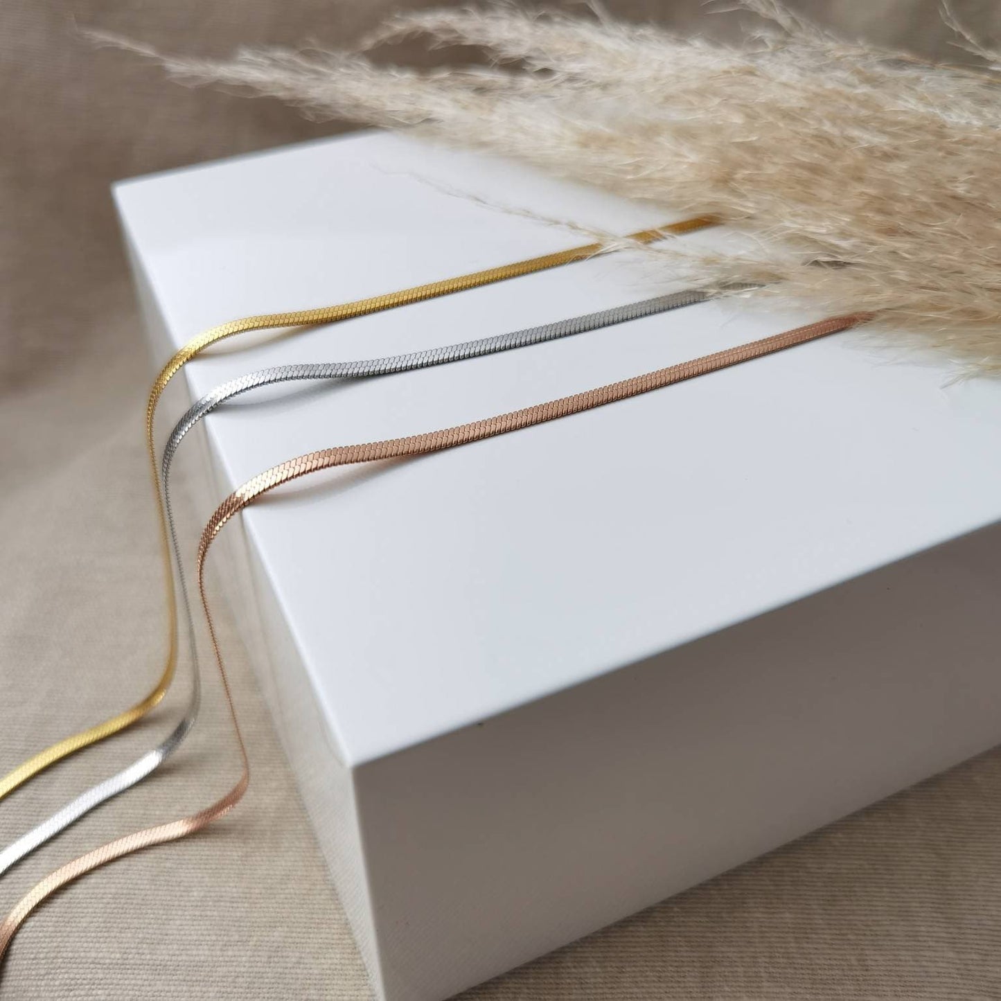 Schlangen Kette aus Edelstahl in Silber, Gold oder Rosegold, feine Basic Kette zum kombinieren, Muttertagsgeschenk, Geschenk für Frauen