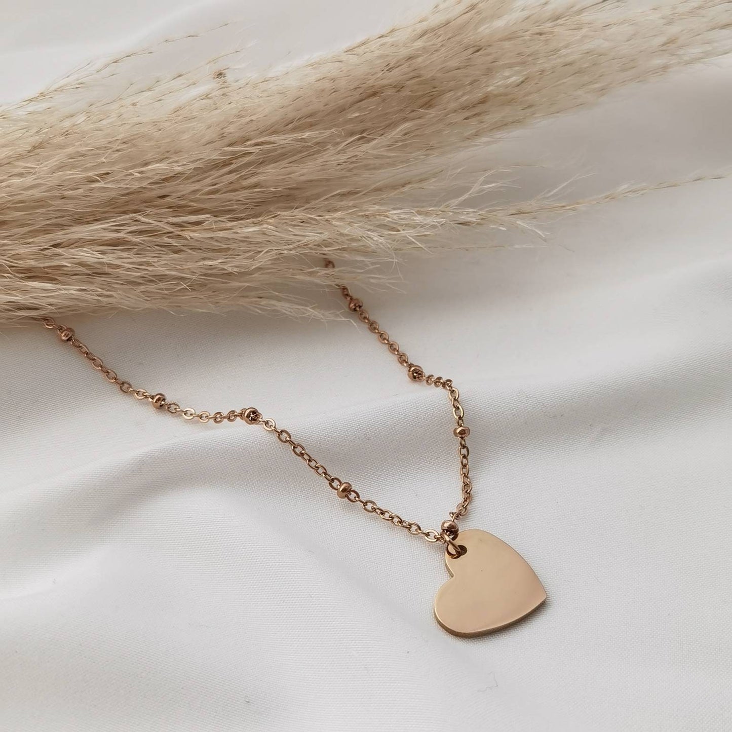 Personalisierte Herz Kette mit Gravur in Gold, Silber & Rosé, Kette mit Herz Anhänger personalisiert als Geschenk für sie