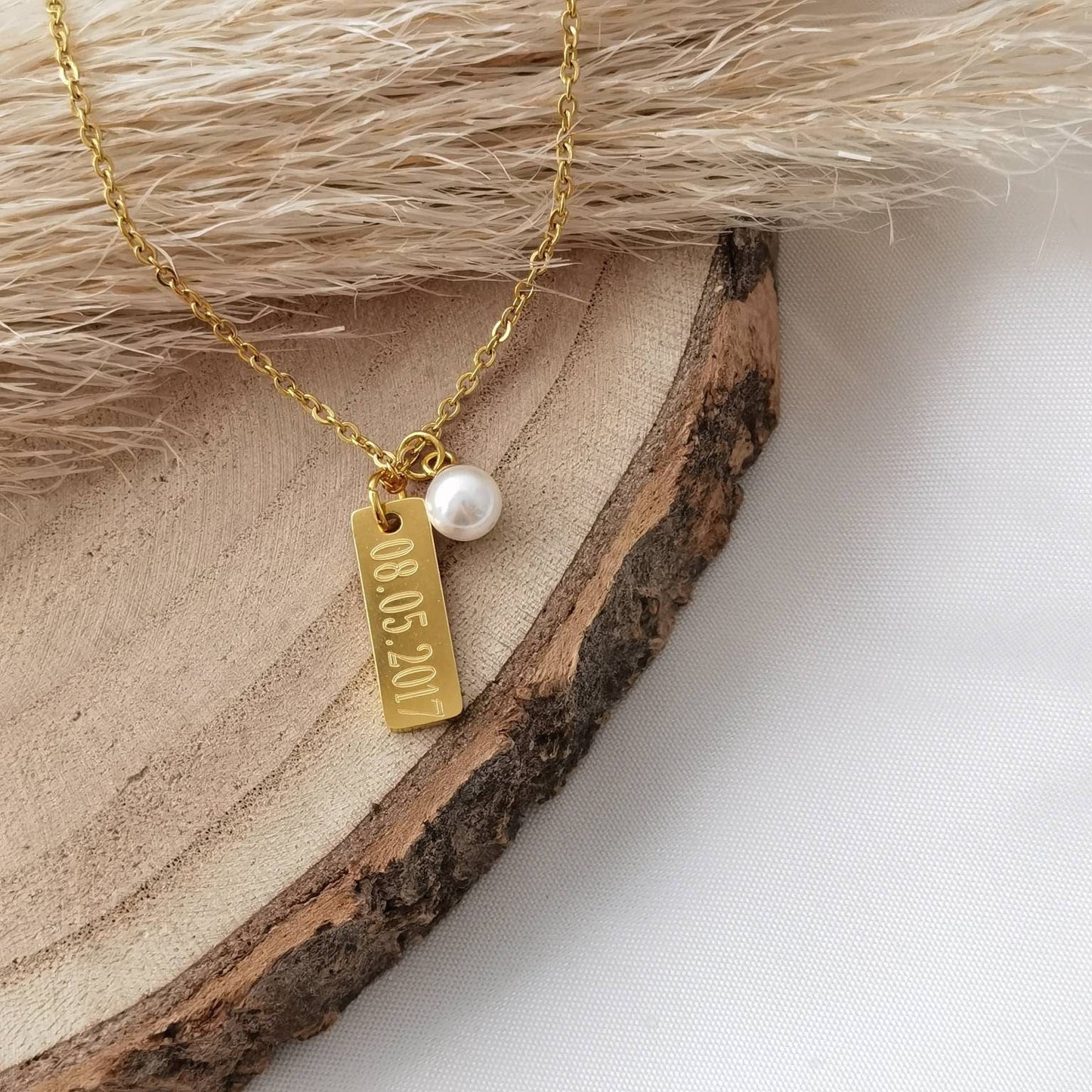 Personalisierte Perlen Kette mit 6x18mm Gravur Plättchen in Gold oder Silber, Halskette Gold, Namens Kette, Geschenk Mama,Weihnachtsgeschenk