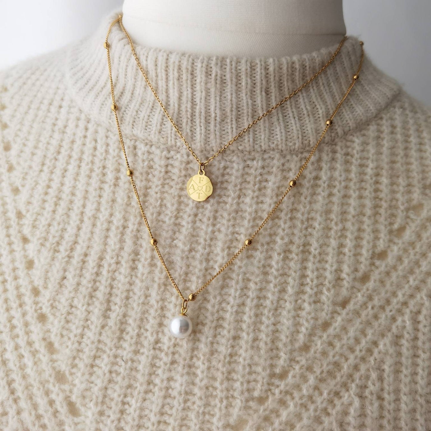 Personalisierte Kette mehrreihig mit 12mm Gravur Plättchen und 10mm Perle in Gold u. Silber, Geschenk für sie, personalisiertes Geschenk