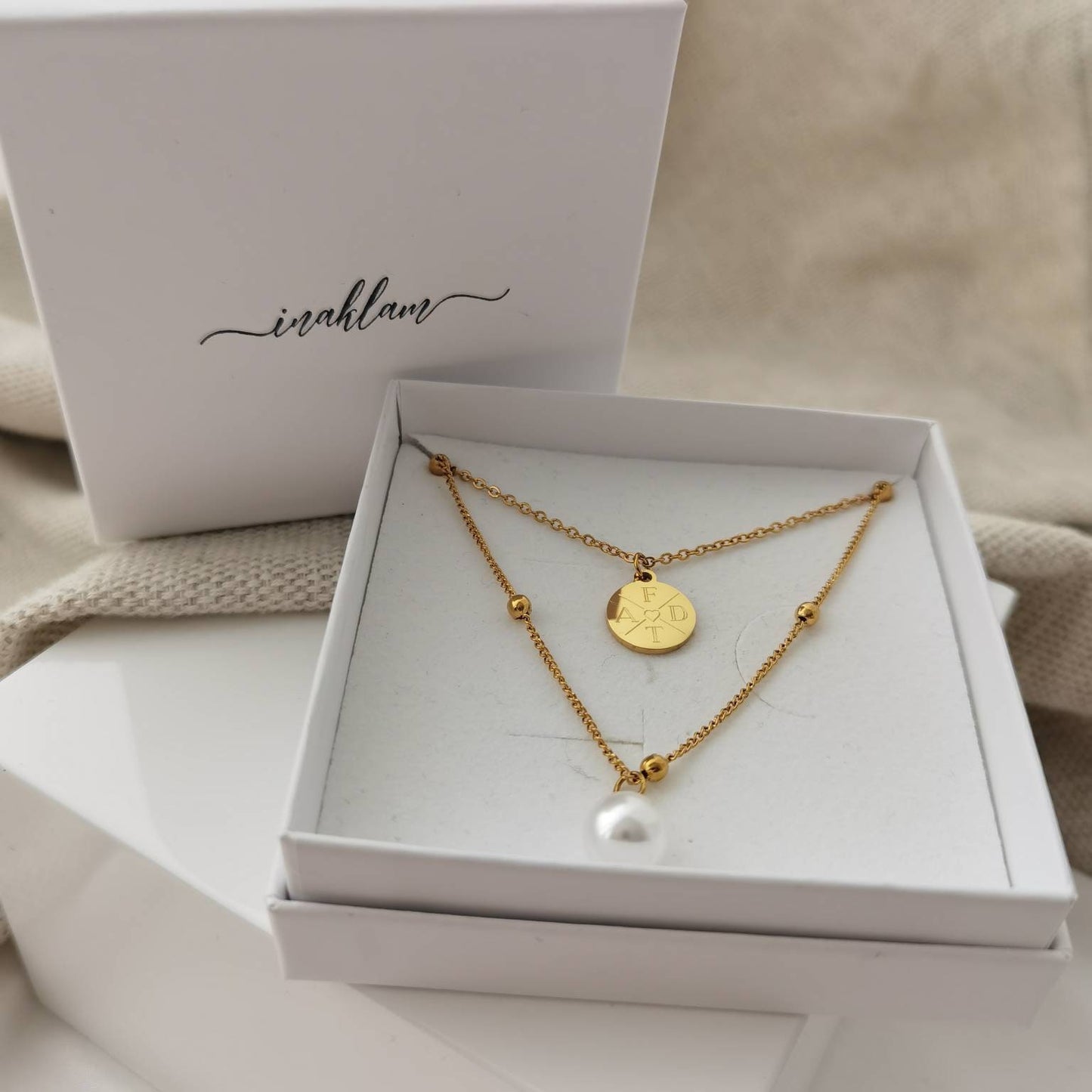 Personalisierte Kette mehrreihig mit 12mm Gravur Plättchen und 10mm Perle in Gold u. Silber, Geschenk für sie, personalisiertes Geschenk