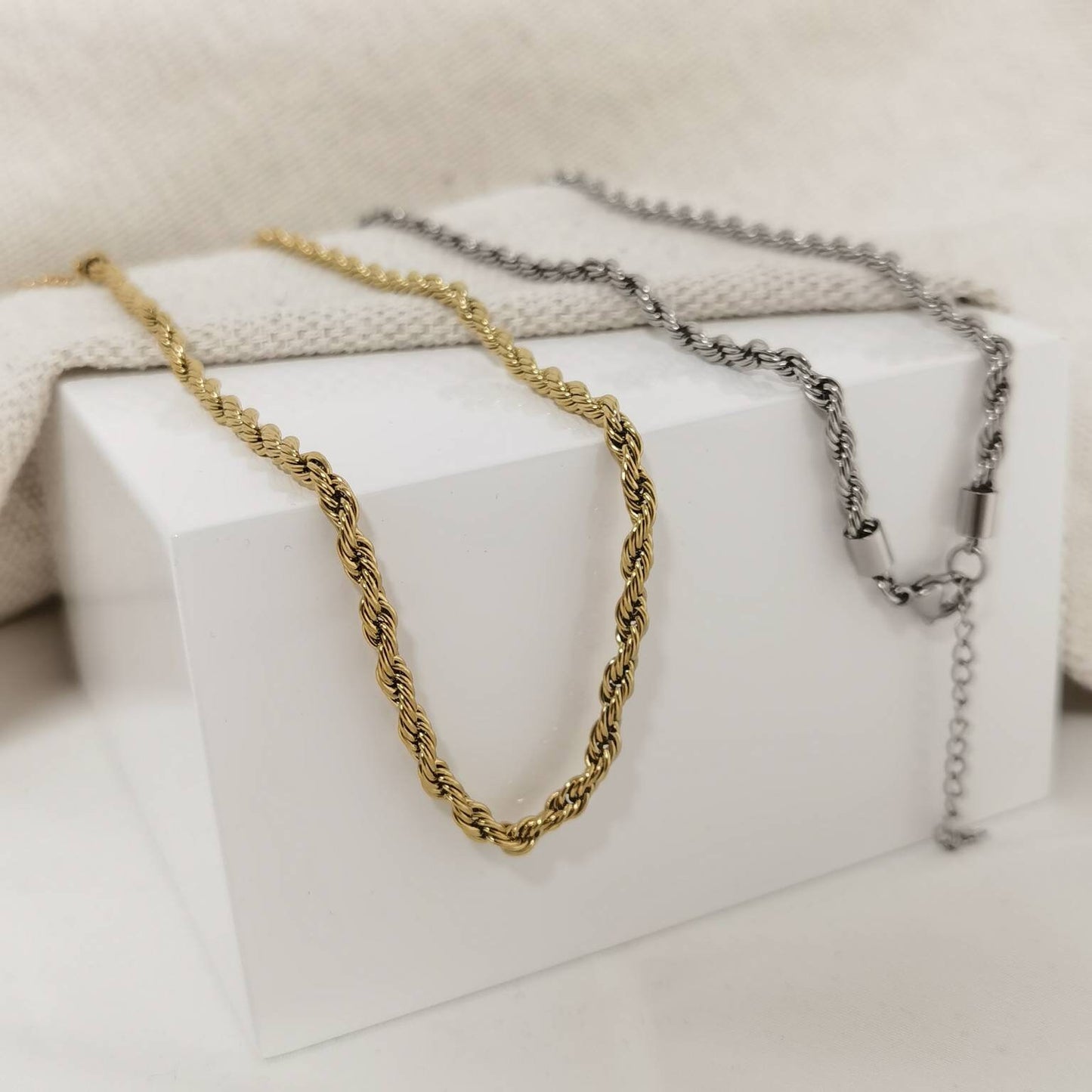 Kordelkette in Gold oder Silber aus Edelstahl,Kordel Halskette 4mm dick,gedrehte Kette,Geschenk für Frauen,Damen Schmuck,Personalisierbar