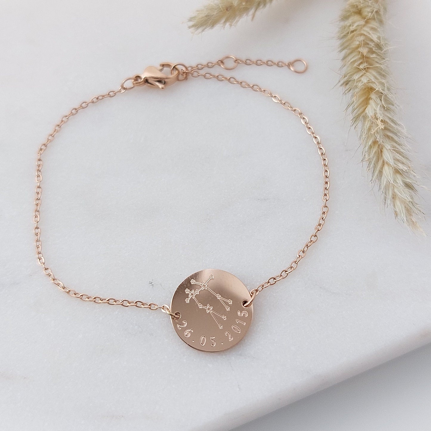 Personalisiertes Armband in Gold, Silber und Rosé mit 13mm Gravur Plättchen, personalisiertes Geschenk für Mama, Frauen, Freundin