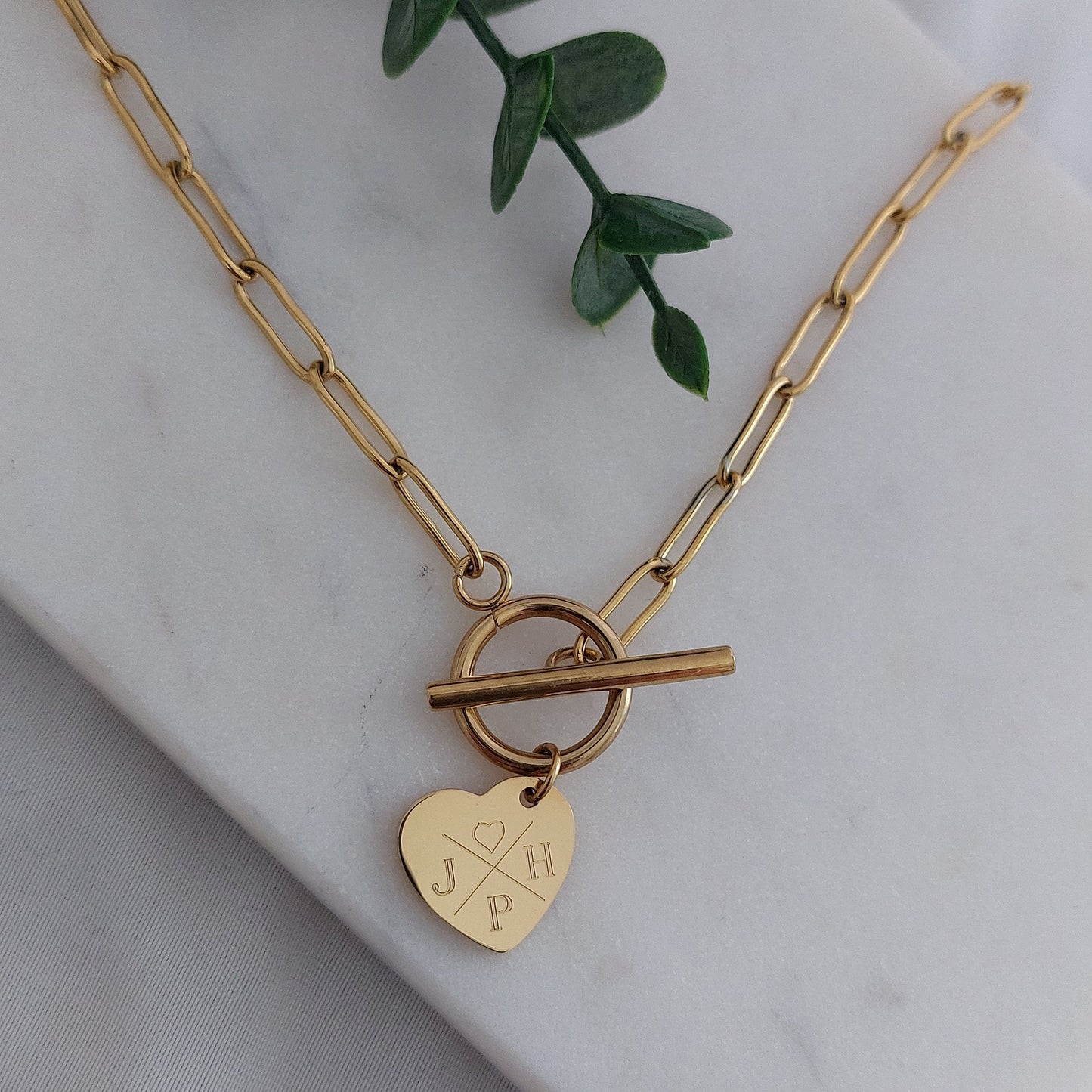 Grobe Gliederkette mit Knebelverschluss und personalisierten Herz Anhänger, Gravurschmuck, personalisiertes Weihnachtsgeschenk für Frauen