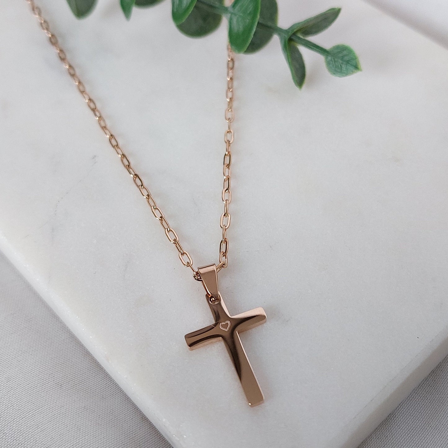 Kreuz Kette personalisiert in Gold, Silber, Rosé, Kreuz Anhänger mit Gravur, Geschenk zur Taufe, zur Hochzeit, zur Kommunion, Konfirmation