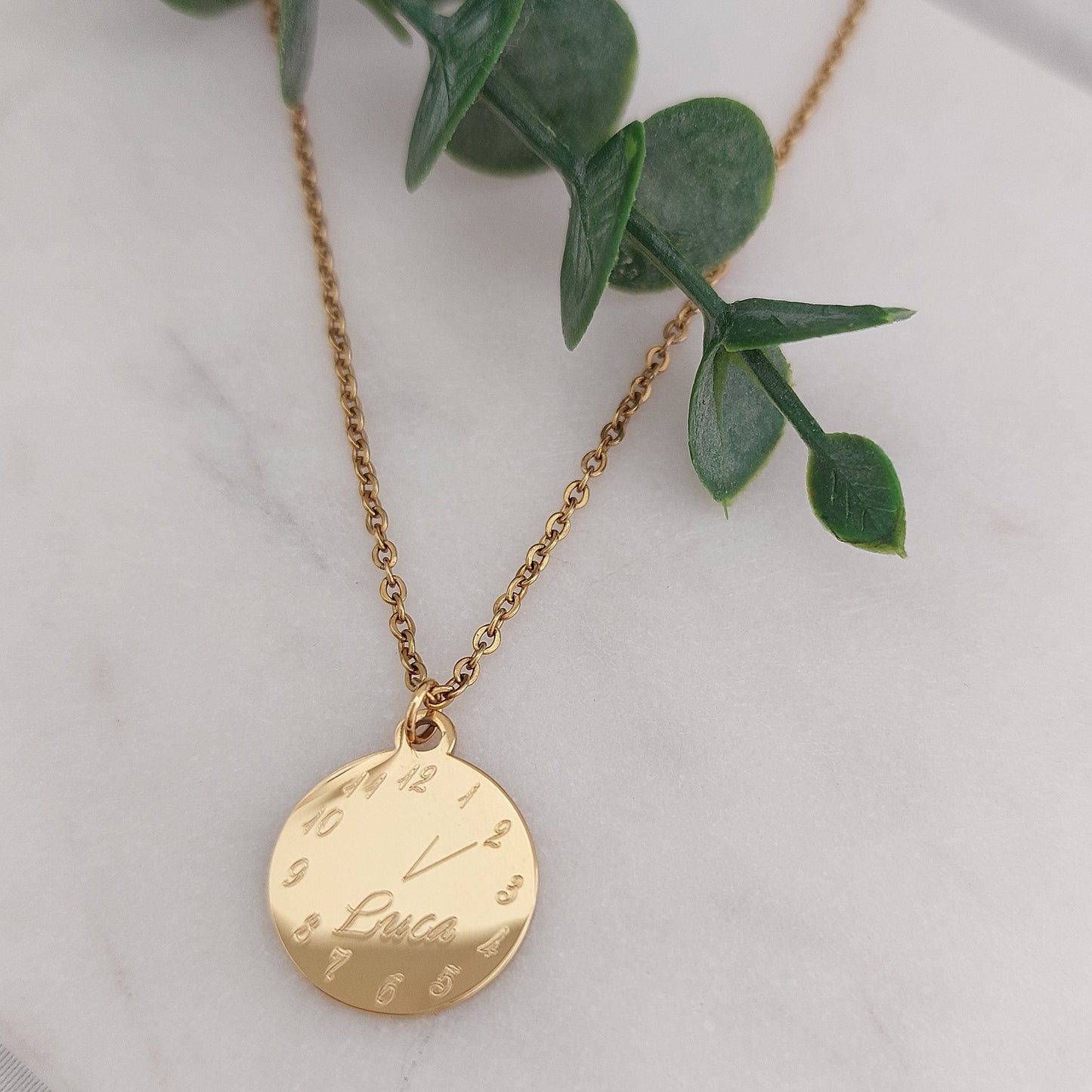Personalisierte 15mm Plättchen Halskette mit Geburtszeit,Namensgravur, Buchstaben Plättchen Kette, Kette als personalisiertes Geschenk