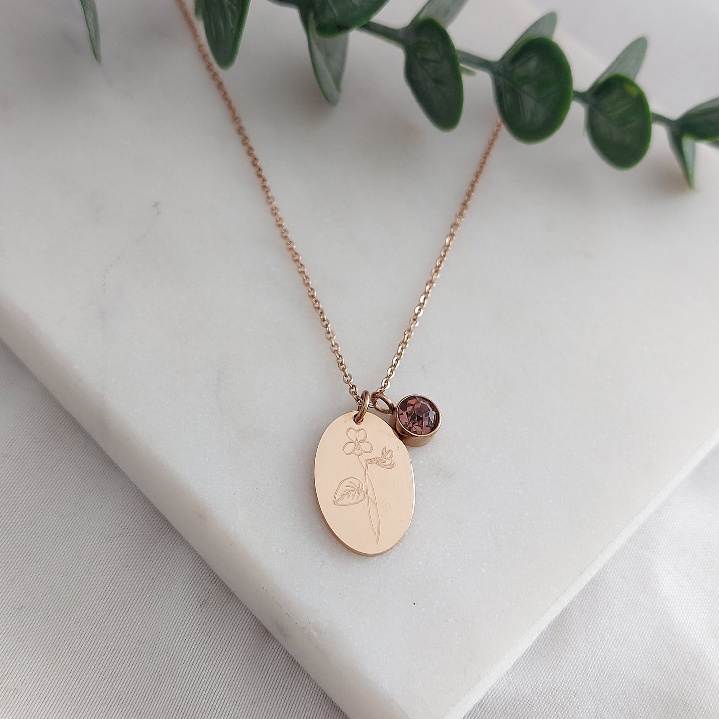 Personalisierte Geburtsstein Kette in Gold, Silber, Rosé mit ovalen 18mm Plättchen Anhängern, personalisiertes Geschenk für Frauen, Freundin
