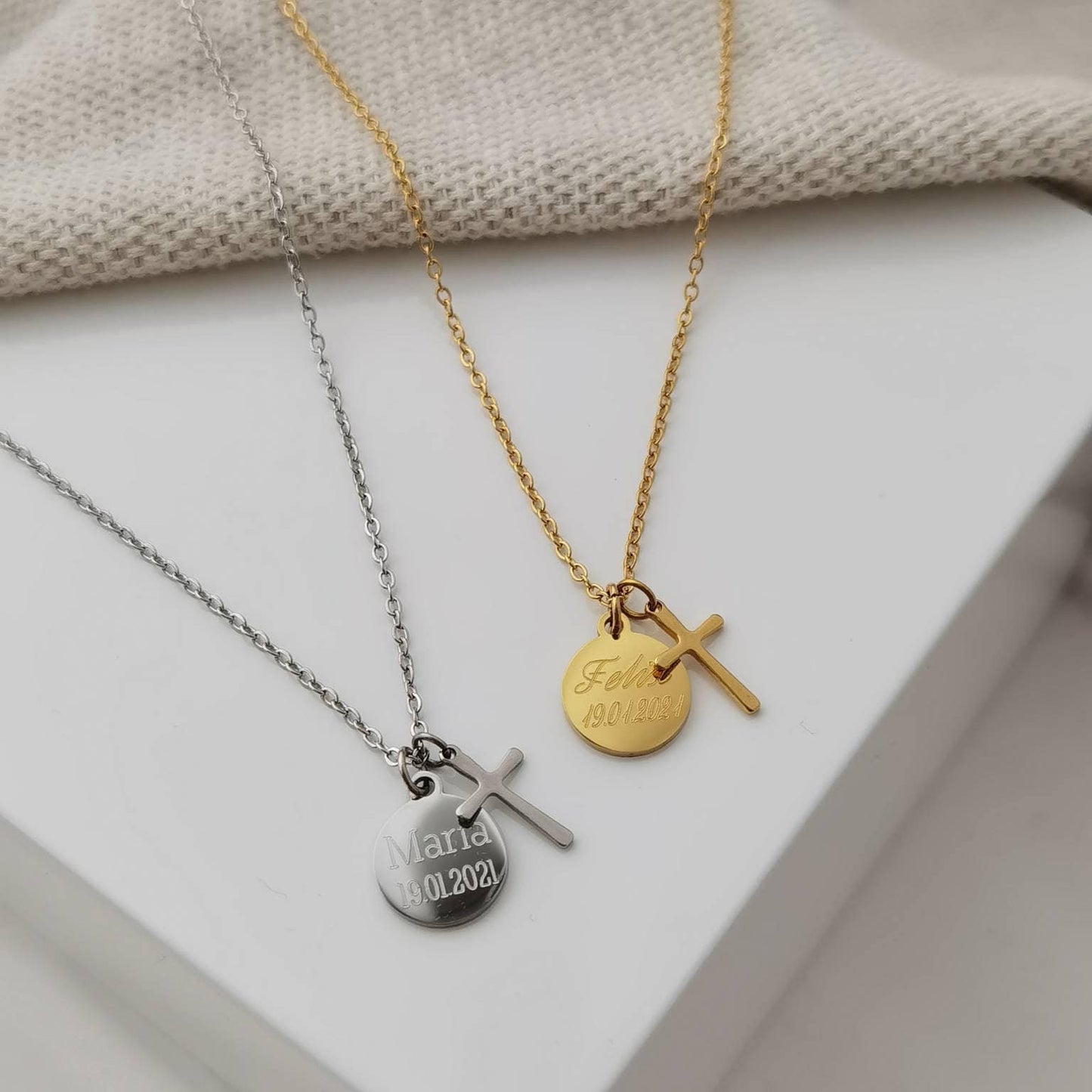 Personalisierte Kreuz Kette mit Gravur Plättchen Anhänger in Gold und Silber aus Edelstahl, personalisiertes Geschenk Taufe, Konfirmation