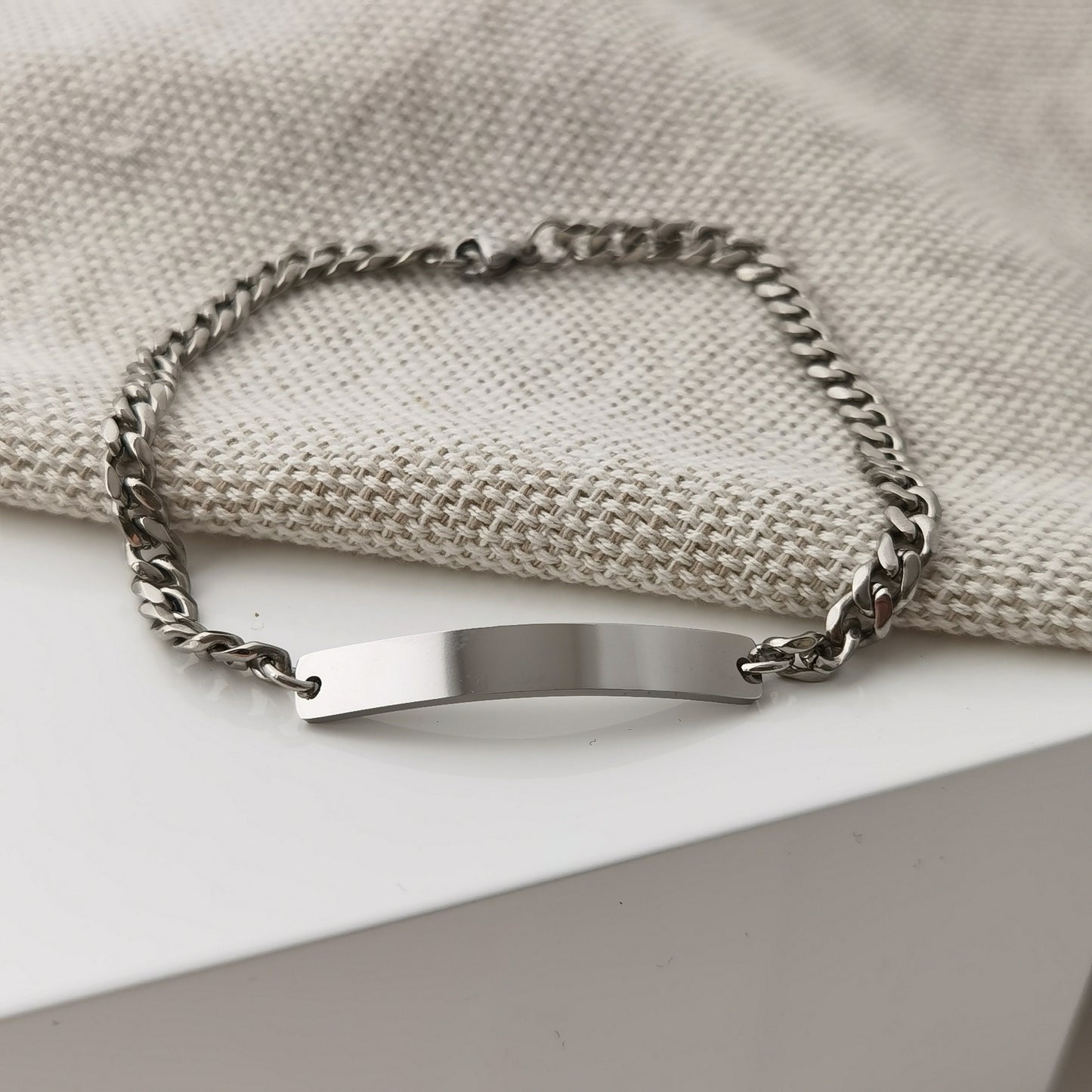 Personalisiertes Männer Armband,Herren Armband aus Edelstahl,Gravur Armband,Herren Armband mit Gravur,Geschenk für Papa,Vatertagsgeschenk