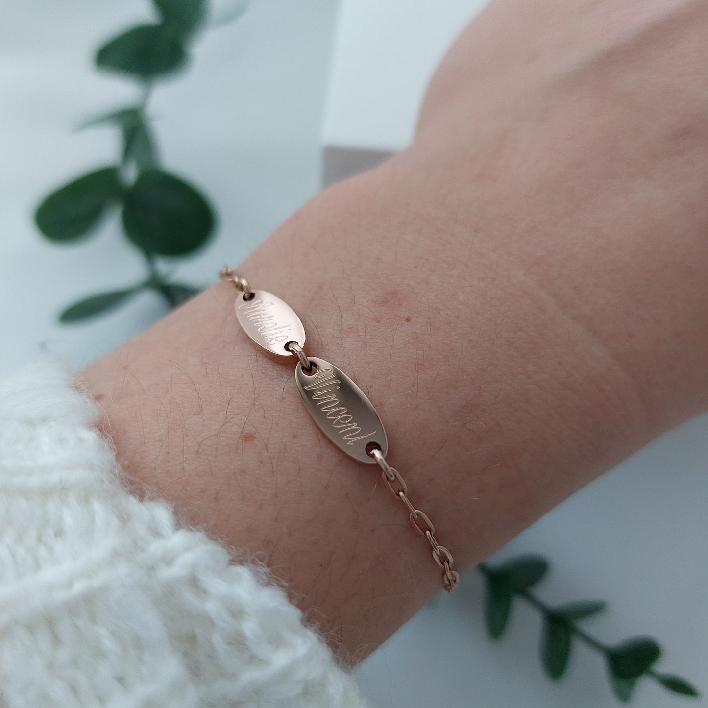 Personalisiertes Gravur Armband in Gold, Silber, Rosé, Armkette mit Buchstaben Plättchen, Namensarmband, Personalisiertes Geschenk Frauen