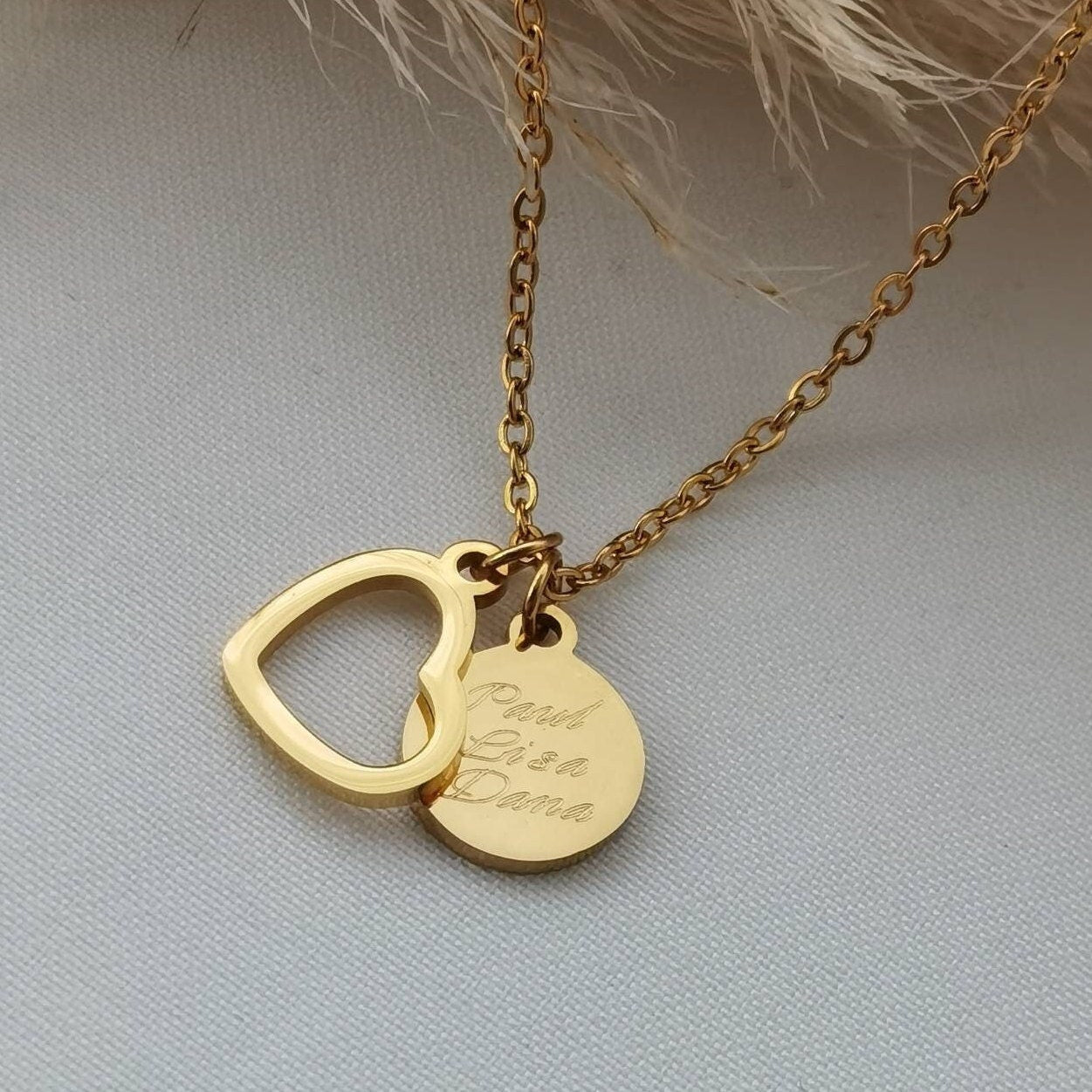 Personalisierte Herz Kette mit Namensgravur, personalisiertes Geschenk für Frauen, Buchstabenkette mit Herzanhänger, Plättchenkette mit Herz