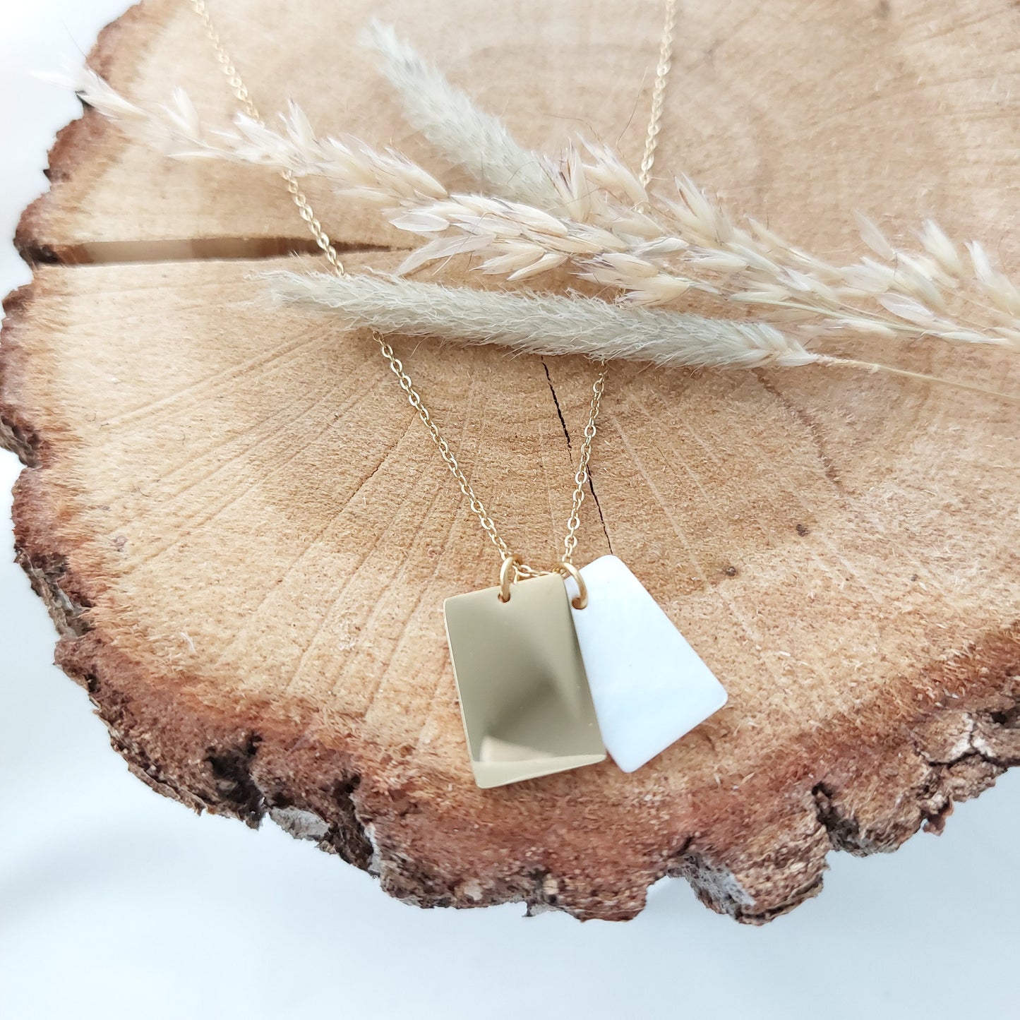 Personalisierte Kette mit Perlmutt Anhänger, Gravur Kette mit Namen/Buchstaben, personalisiertes Geschenk für Mama, Schwester, Freundin
