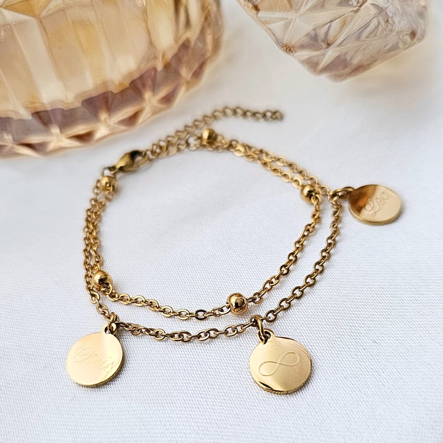 Mehrreihiges Armband mit Gravurplättchen und Geburtsstein, Kugelarmband aus Edelstahl in Silber oder Gold, personalisiertes Geschenk