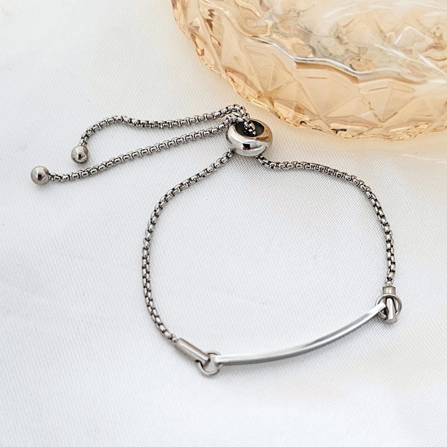 Personalisiertes Edelstahl Armband mit Schiebeverschluss, filigranes Gravur Armband, personalisiertes Weihnachtsgeschenk, Geschenk für sie