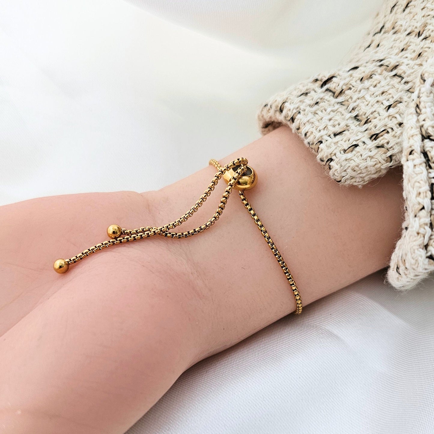 Personalisiertes Edelstahl Armband mit Schiebeverschluss, filigranes Gravur Armband, personalisiertes Weihnachtsgeschenk, Geschenk für sie