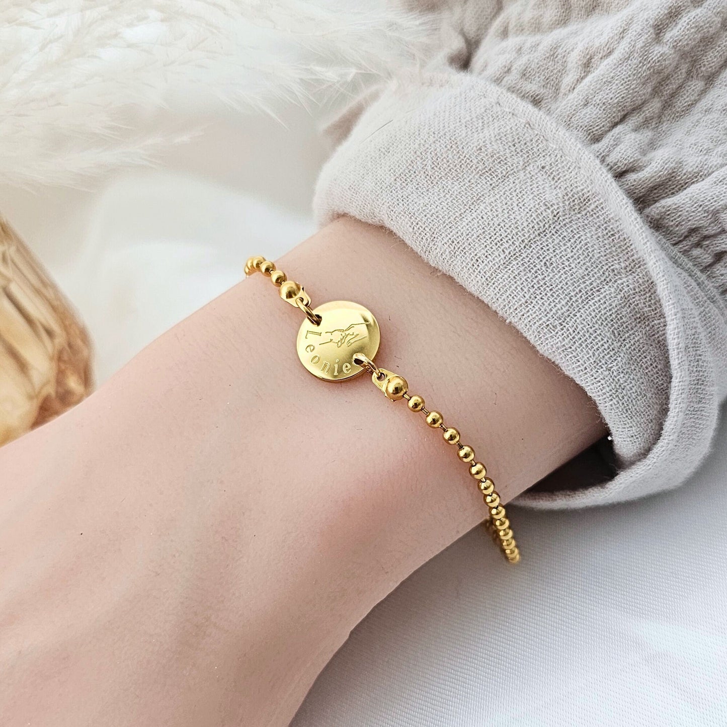 Perlenarmband personalisiert | Armband mit Gravurplättchen | Kugelarmband Gold Silber Rosé | personalisierte Geschenke
