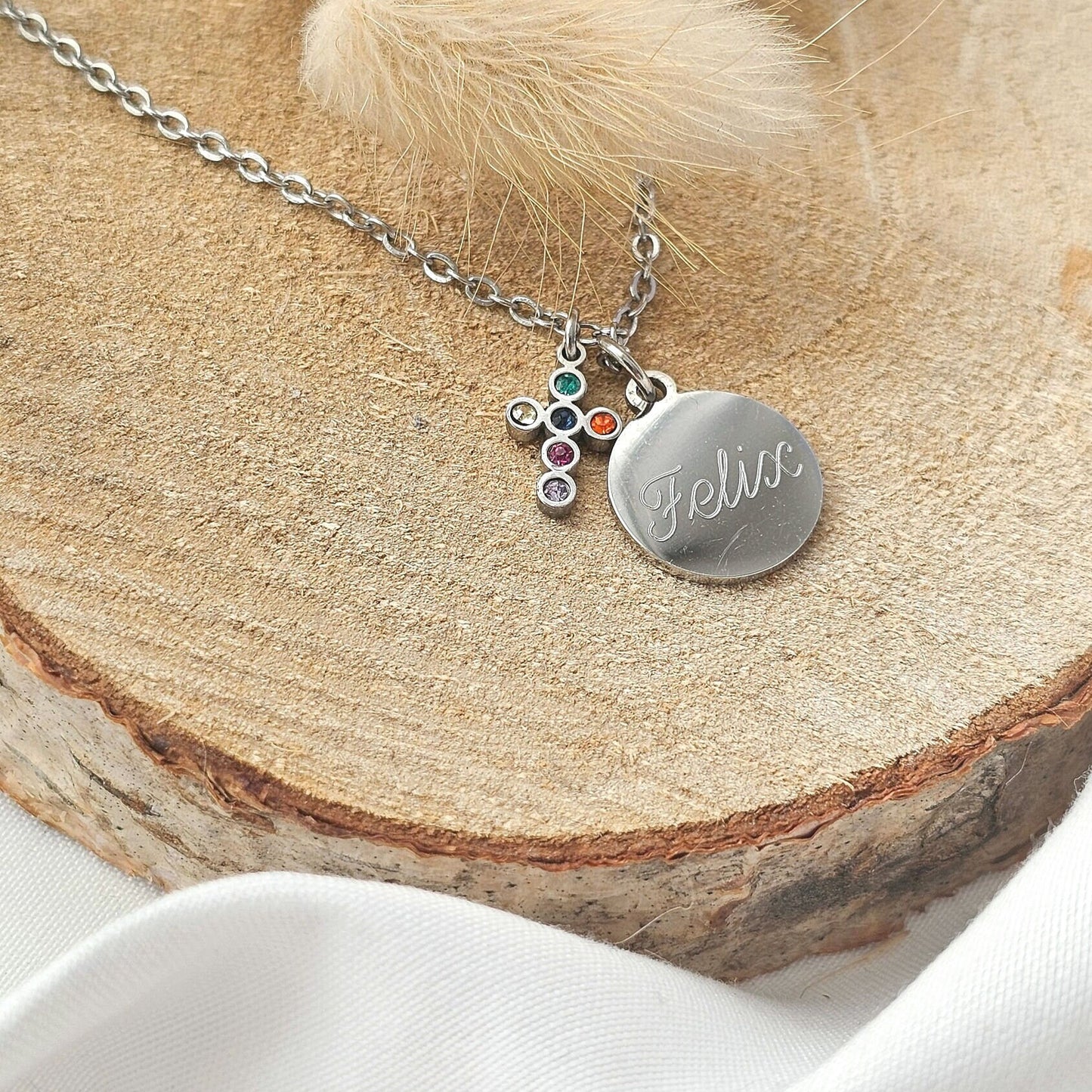 Kreuz Kette mit Gravur Anhänger | personalisiertes Geschenk | Namenskette | Buchstabenkette | religiöses Schmuckstück | Geschenk zur Taufe
