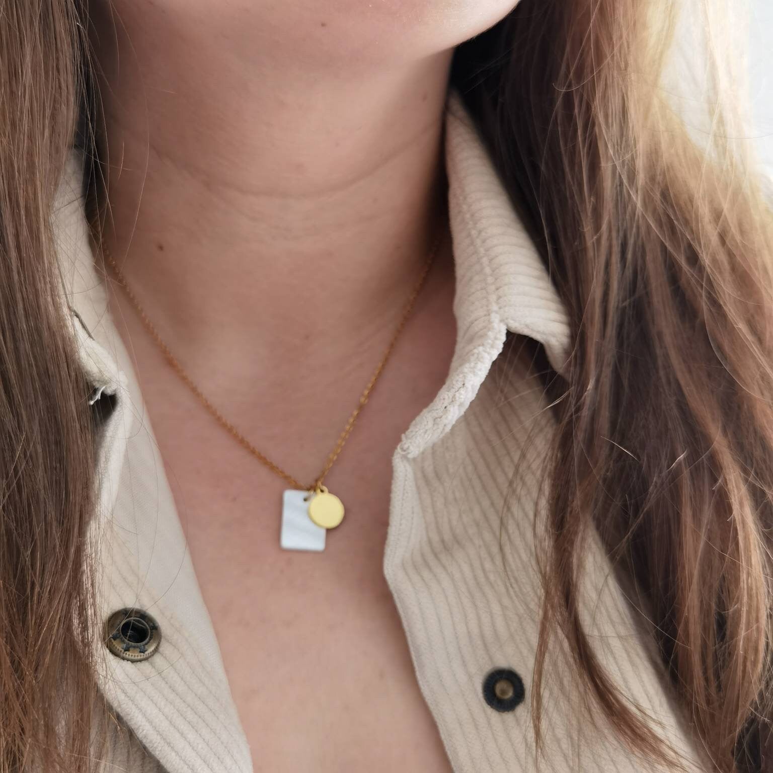 Plättchen Kette personalisiert in Gold,Silber & Rosé, Perlmutt Anhänger, 12mm Gravur Anhänger , personalisiertes Geschenk, Perlmuttplättchen