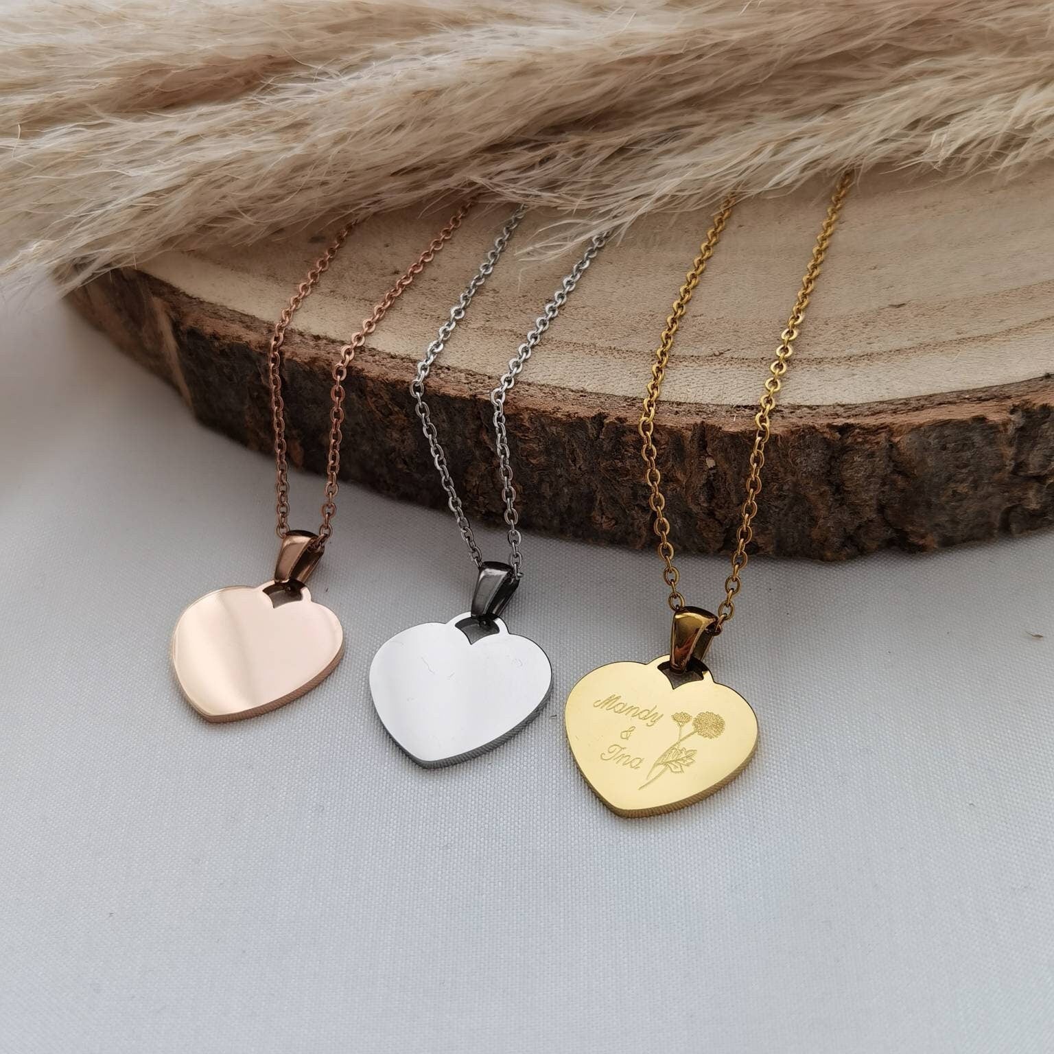 Herz Kette personalisiert mit Gravur Plättchen in Gold, Silber & Rosé, Kette mit Herz Anhänger personalisiert als Geschenk, Halskette Gold
