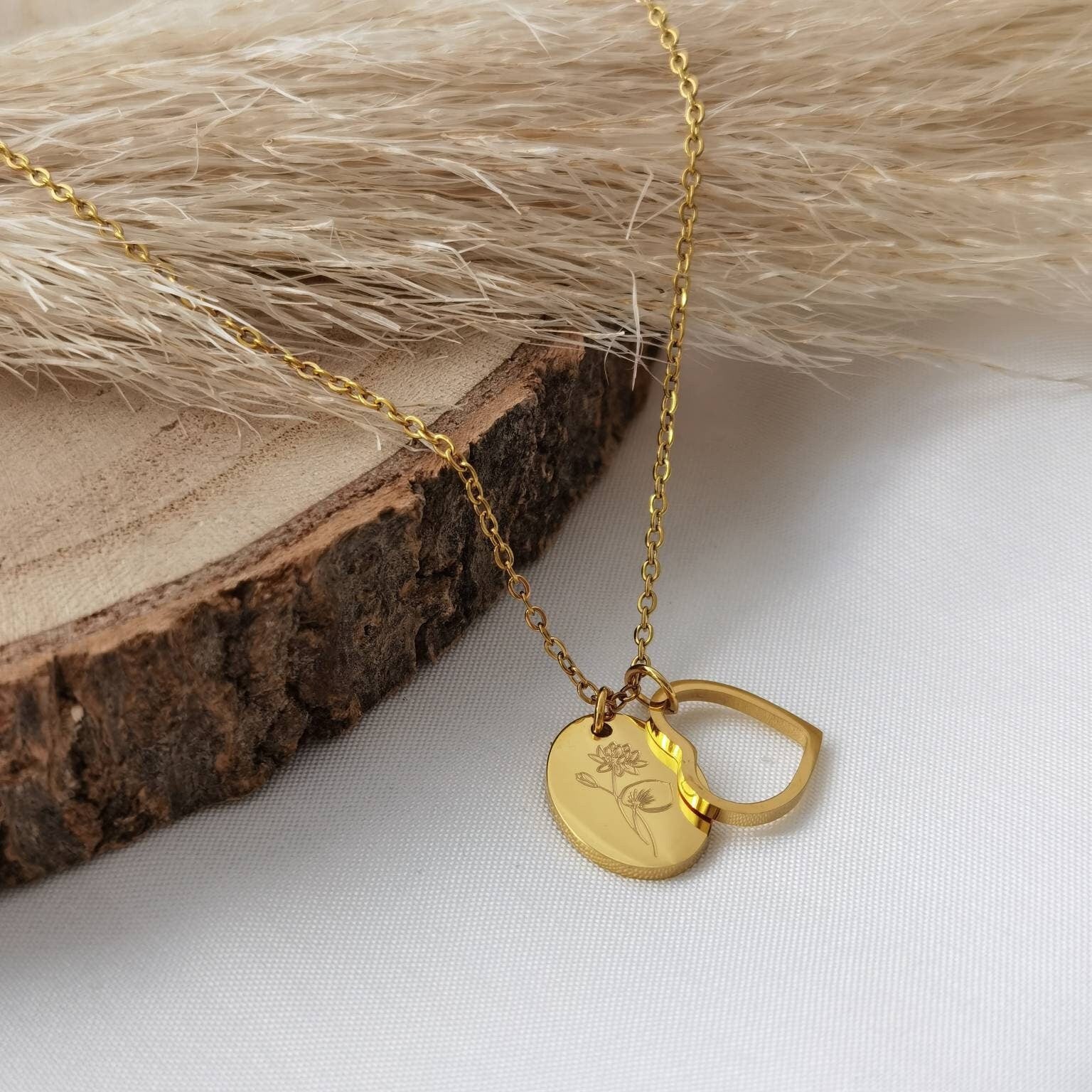 Herz Kette mit ovalem Gravur Plättchen personalisiert in Gold,Silber,Rosé|Personalisierte Geburtsblumen Kette|Weihnachtsgeschenk Frau