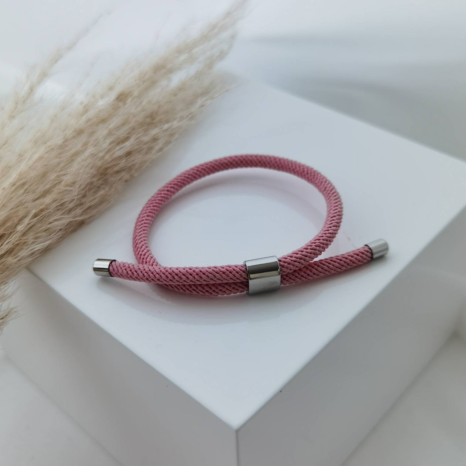 Personalisiertes Kordel Armband mit Gravur Anhänger, Armband mit Schiebeverschluss, personalisiertes Geschenk für Frau, beste Freundin