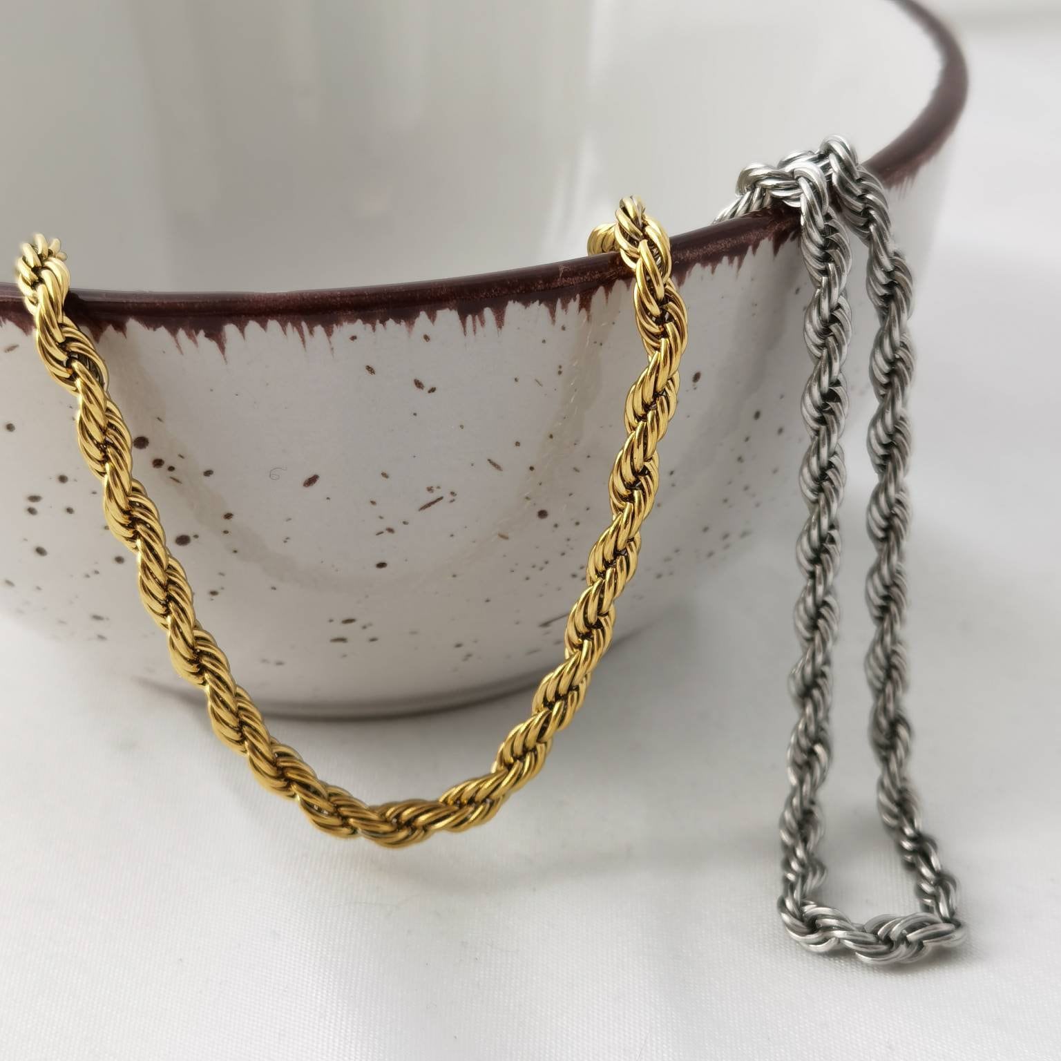 Kordelkette in Gold oder Silber aus Edelstahl,Kordel Halskette 4mm dick,gedrehte Kette,Geschenk für Frauen,Damen Schmuck,Personalisierbar