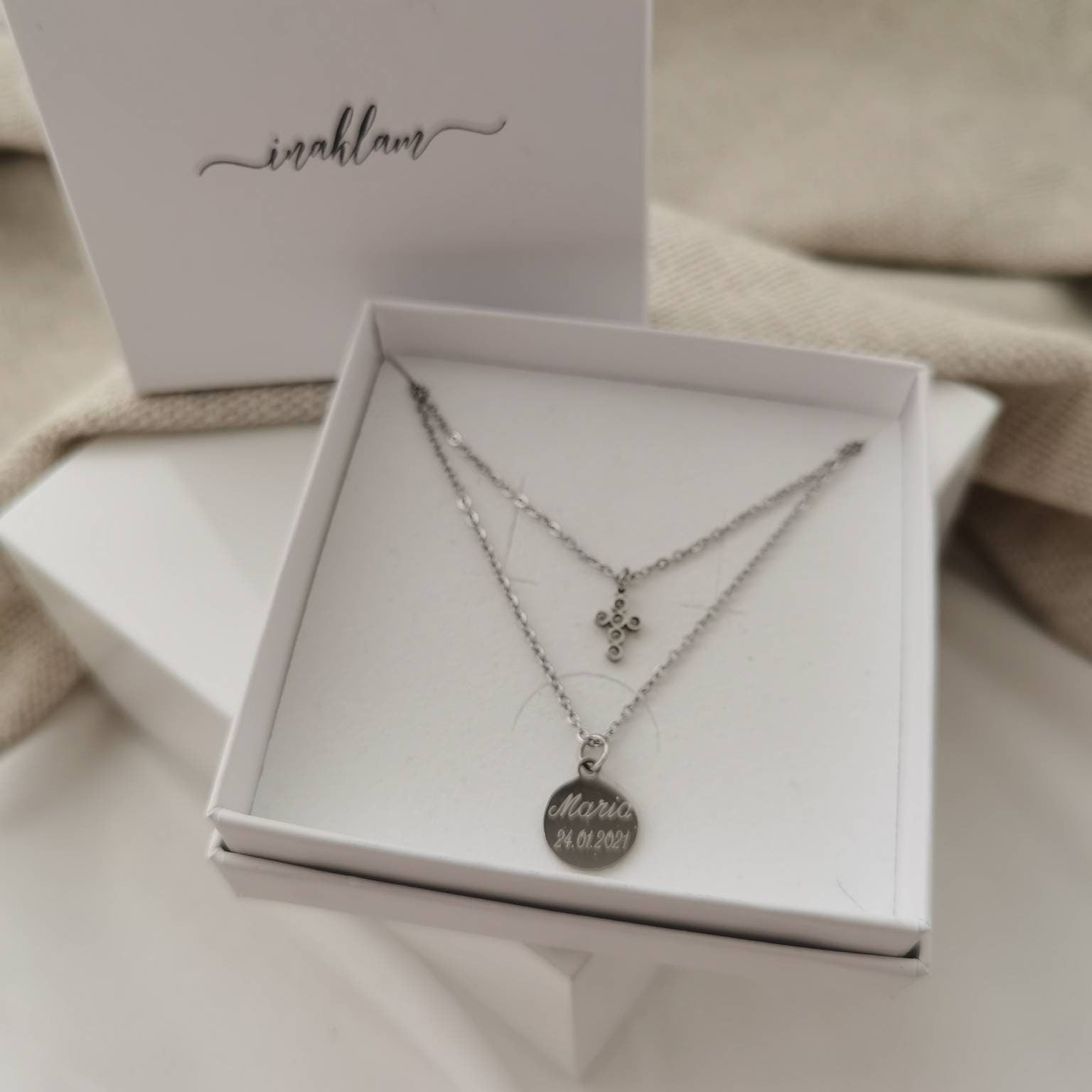 Mehrreihige, personalisierte Plättchen Kette mit Zirkonia Kreuz in Gold & Silber aus Edelstahl, personalisiertes Geschenk Taufe