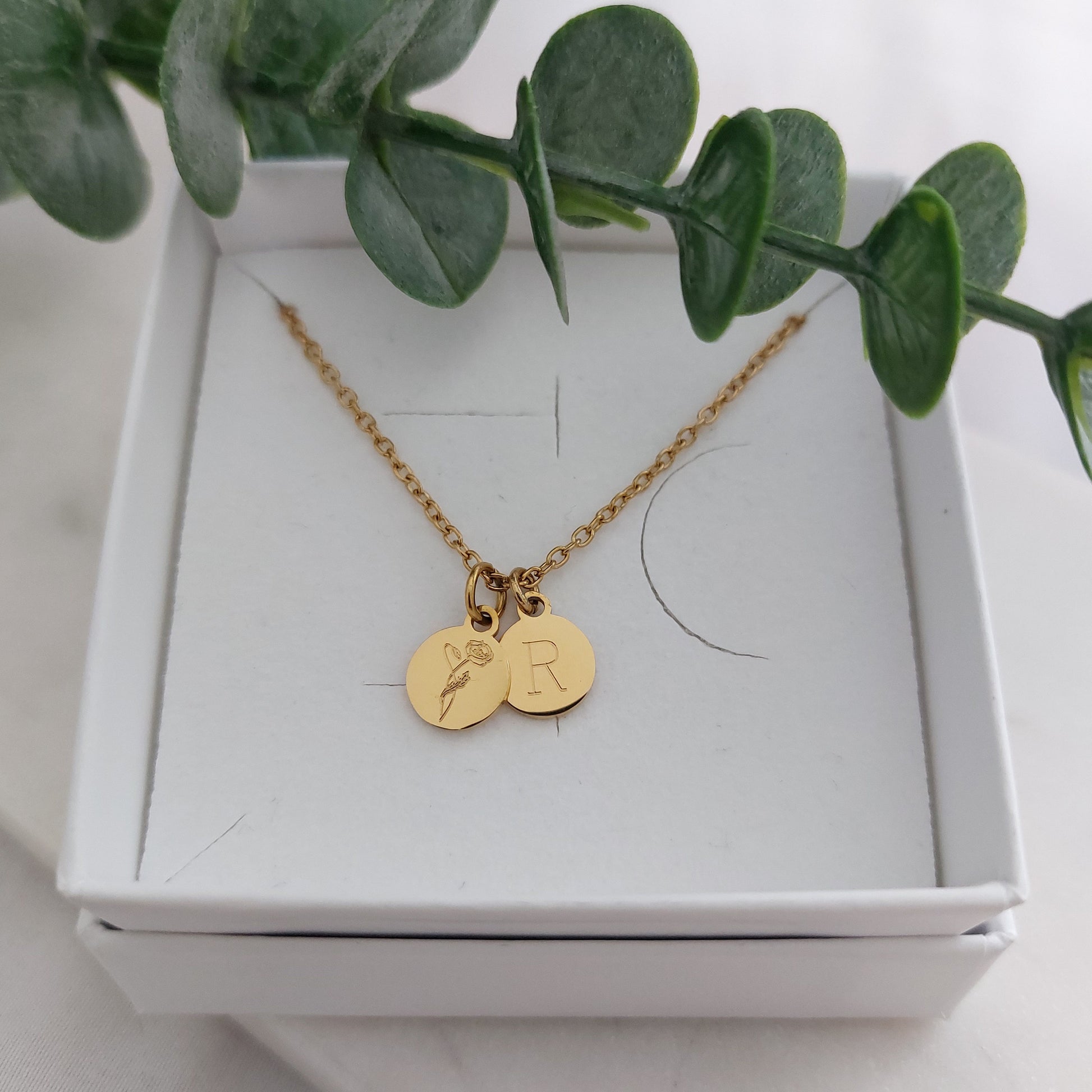 Plättchen Kette personalisiert in Gold,Silber & Rosé mit 8mm Gravur Anhänger, personalisierte Buchstaben Kette, Gravur Kette mit Buchstaben