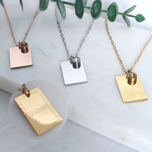 Personalisierte Halskette in Gold,Silber,Rosé mit rechteckigen Gravur Plättchen Anhänger in 20mm, Buchstabenkette, personalisiertes Geschenk