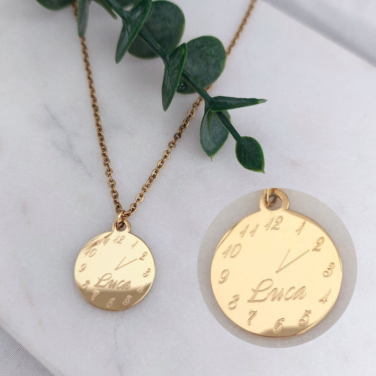 Personalisierte 15mm Plättchen Halskette mit Geburtszeit,Namensgravur, Buchstaben Plättchen Kette, Kette als personalisiertes Geschenk