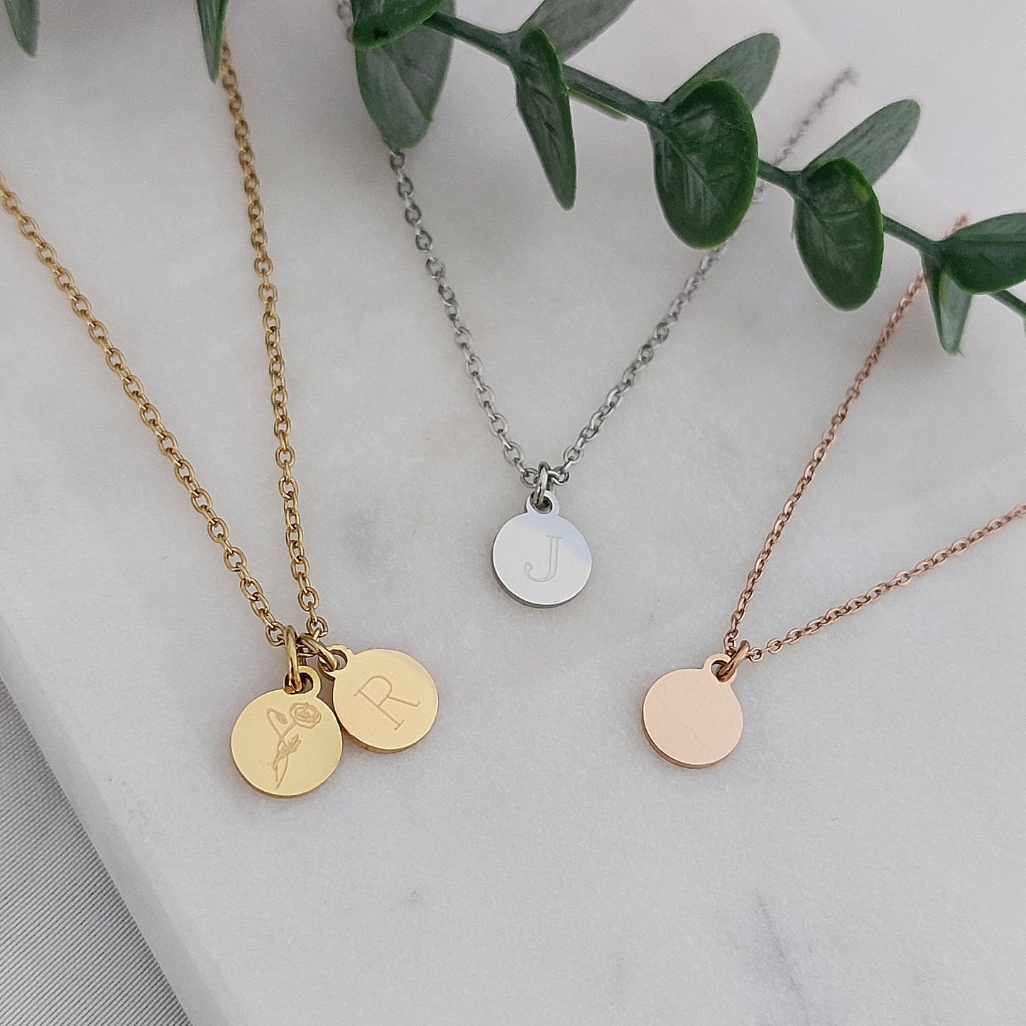 Plättchen Kette personalisiert in Gold,Silber & Rosé mit 8mm Gravur Anhänger, personalisierte Buchstaben Kette, Gravur Kette mit Buchstaben