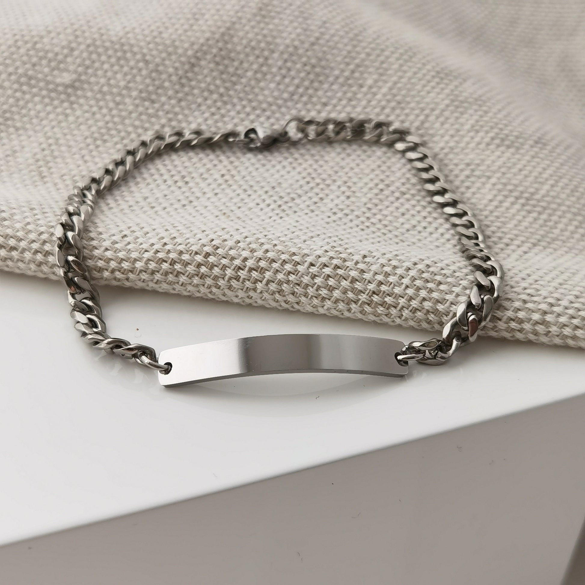 Personalisiertes Männer Armband,Herren Armband aus Edelstahl,Gravur Armband,Herren Armband mit Gravur,Geschenk für Papa,Vatertagsgeschenk