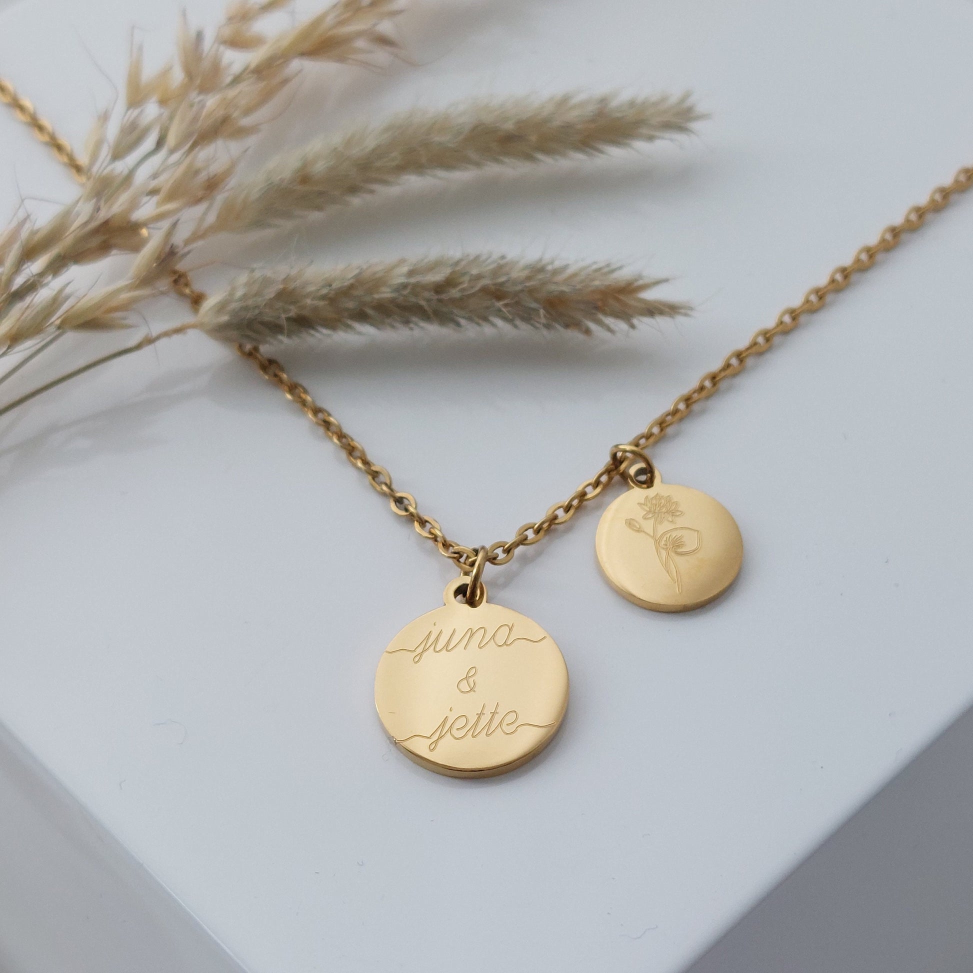 Personalisierte Kette mit 2 Gravur Plättchen Anhänger in Gold, Silber, Rosé, Buchstaben Kette gold, personalisiertes Geschenk Mama