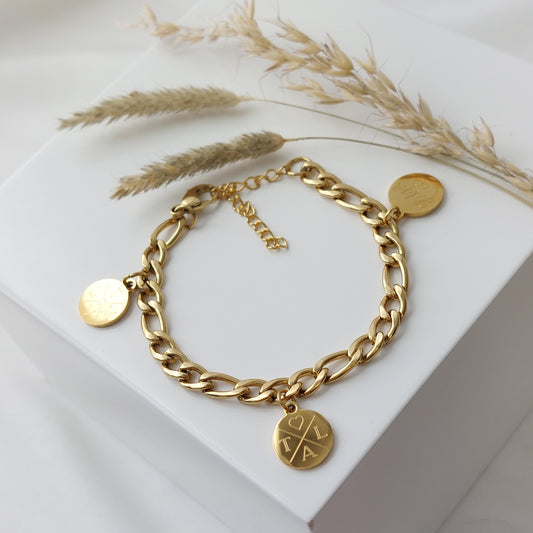 Personalisiertes Figaro Armband mit Namensgravur in Gold u. Silber Armkettchen mit Gravur Plättchen, personalisierte Armkette als Geschenk