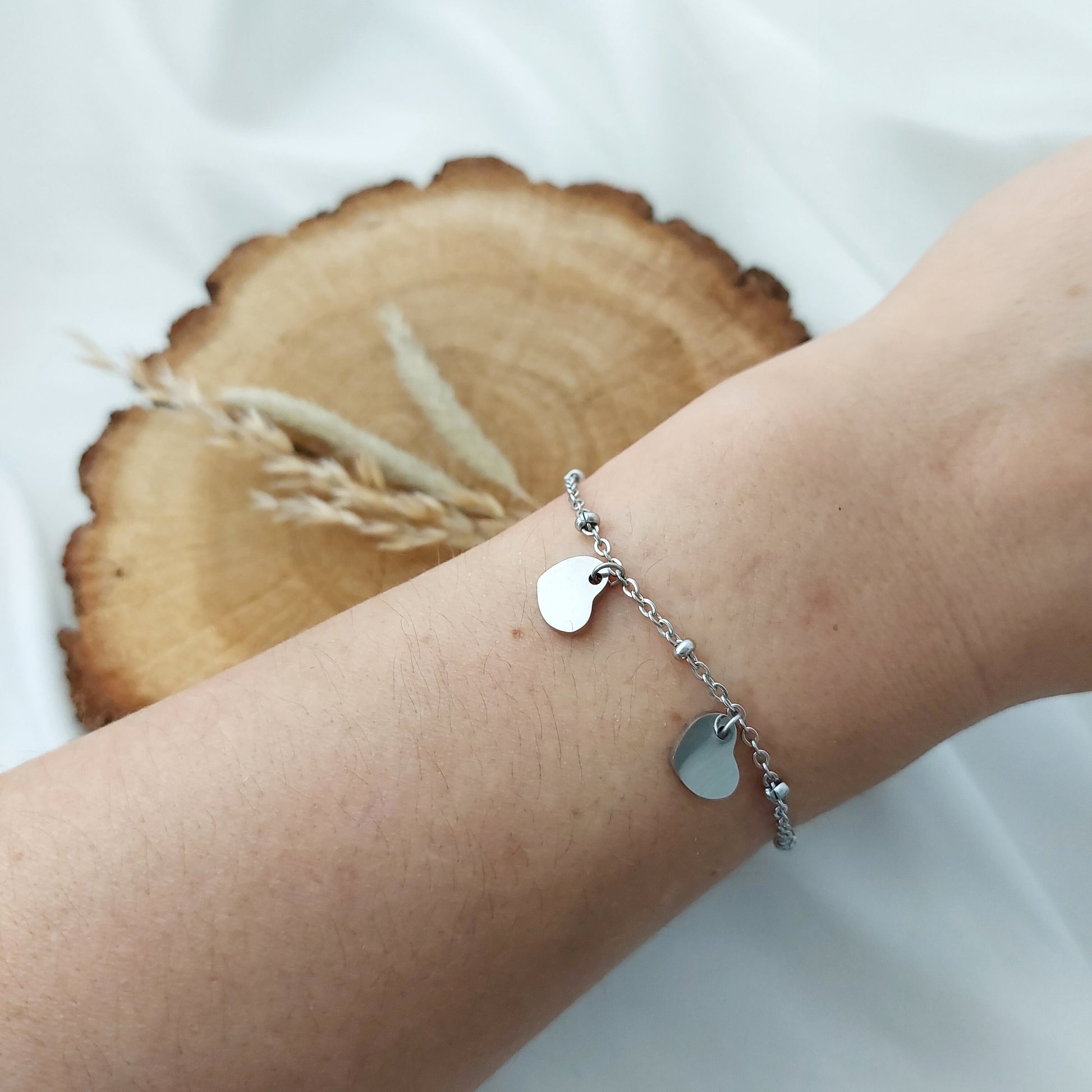Personalisiertes Armband in Gold,Rosé oder Silber mit Herz Anhänger, Kugel Armband mit Herz Anhänger und Buchstaben Gravur. Geschenk