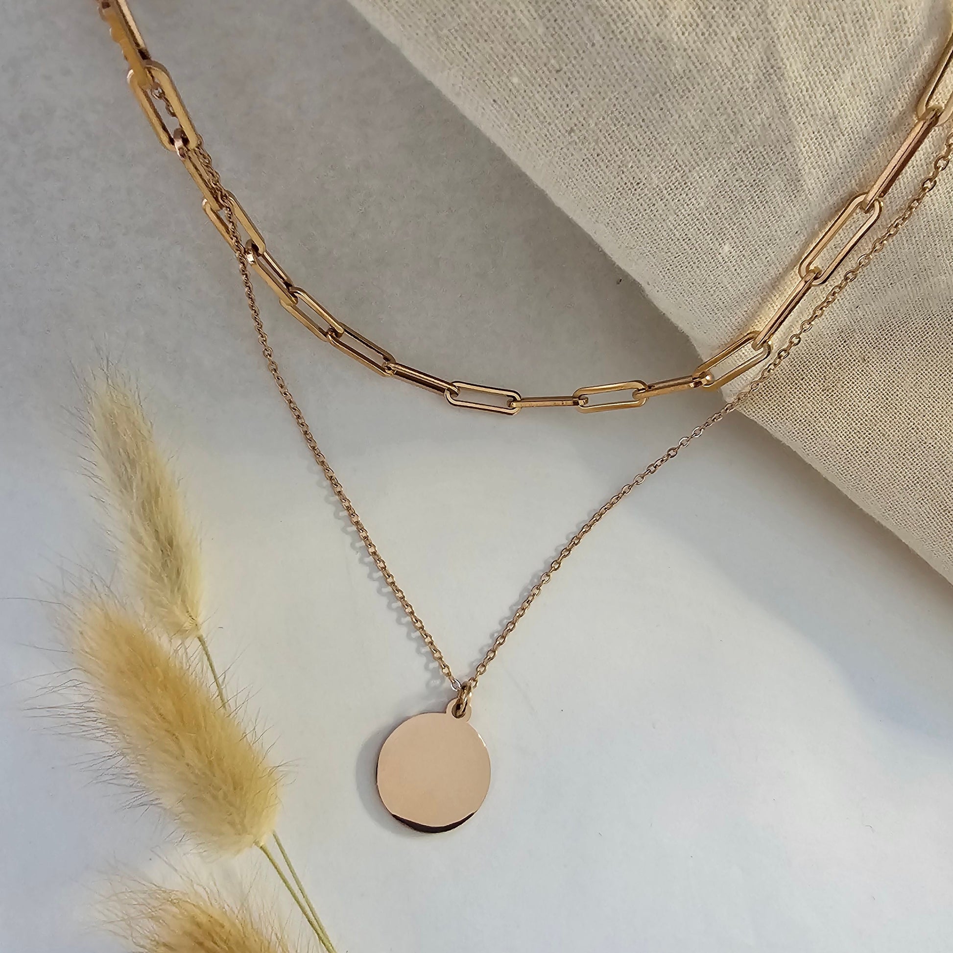 Mehrreihige, personalisierte Plättchen Kette in Gold aus Edelstahl, Halskette Gold mit Buchstaben Gravur, Namenskette Geschenk, Weihnachten