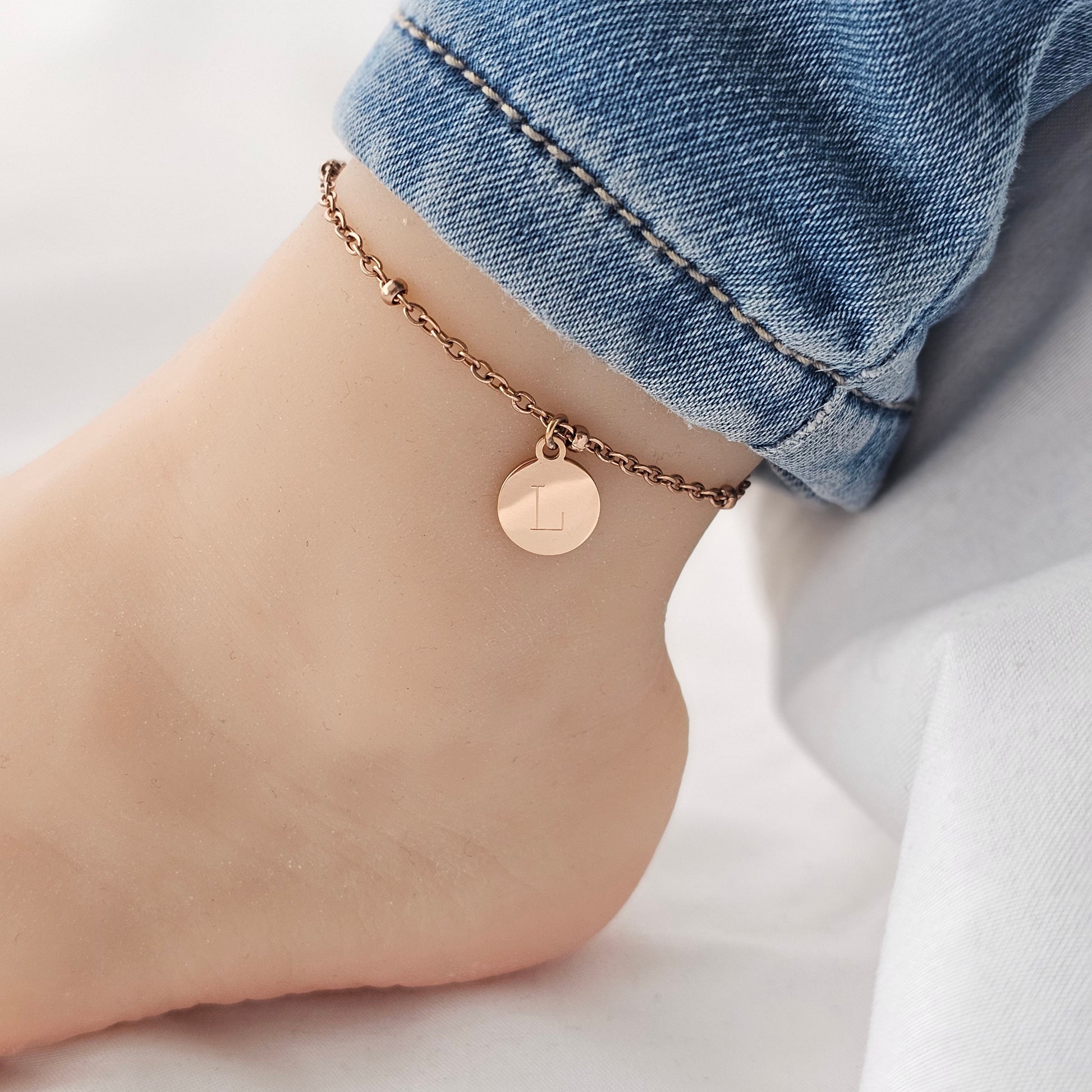 Fußkettchen mit gravur Anhänger in Gold,Rosé,Silber aus Edelstahl|Fußkette mit Kugelkette und Gravur Plättchen|personalisiertes Geschenk