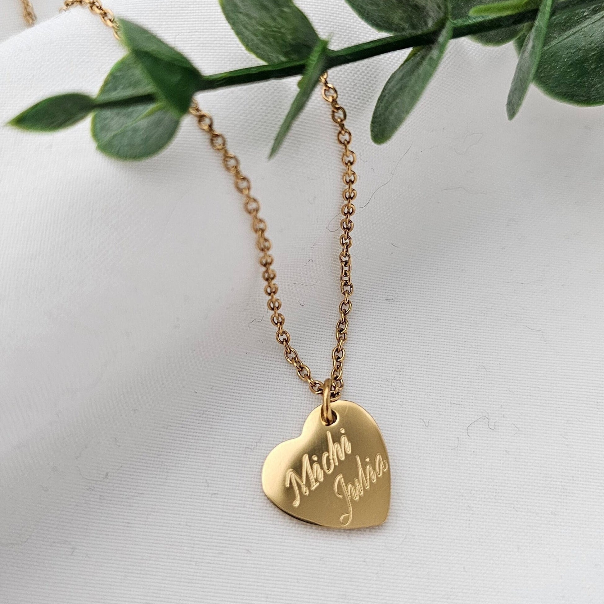 Personalisierte Herz Kette mit Gravur in Gold, Silber & Rosé, Kette mit Herz Anhänger personalisiert als Geschenk für Frauen