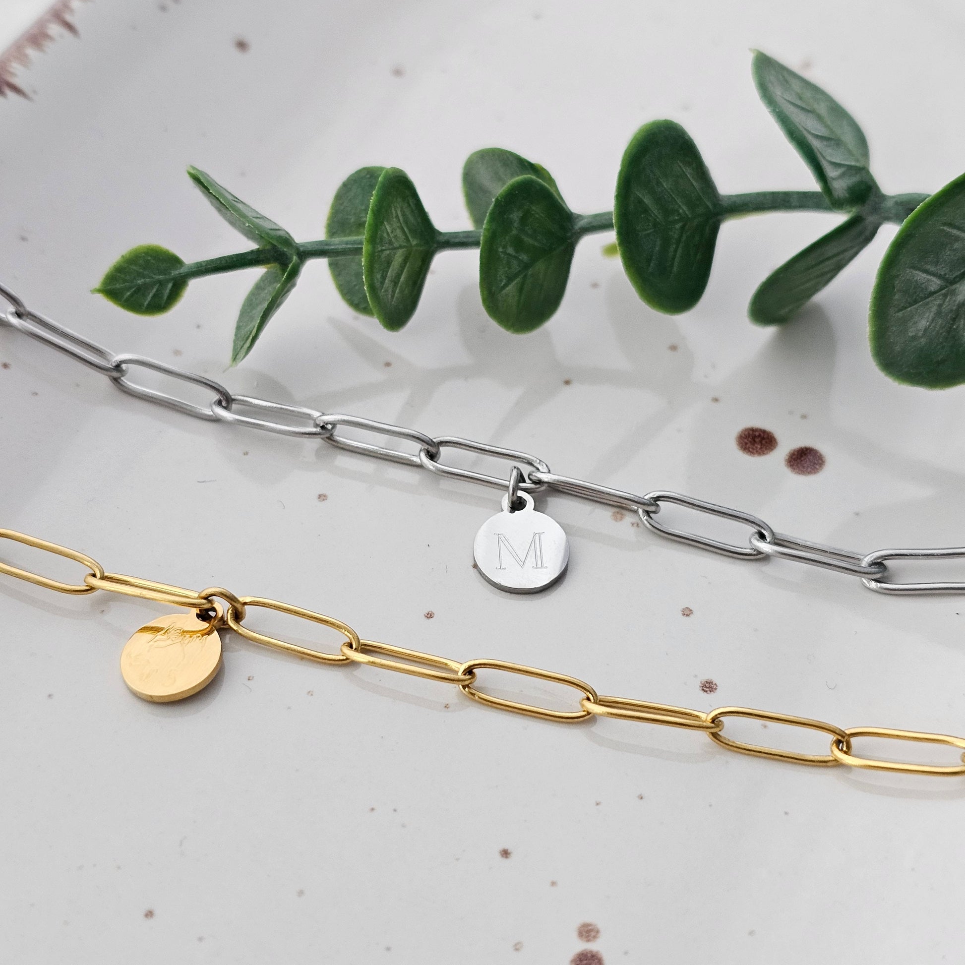 Fußkettchen mit gravur Anhänger in Gold,Rosé oder Silber aus Edelstahl, Fußkette mit buchstaben Plättchen, personalisiertes Geschenk