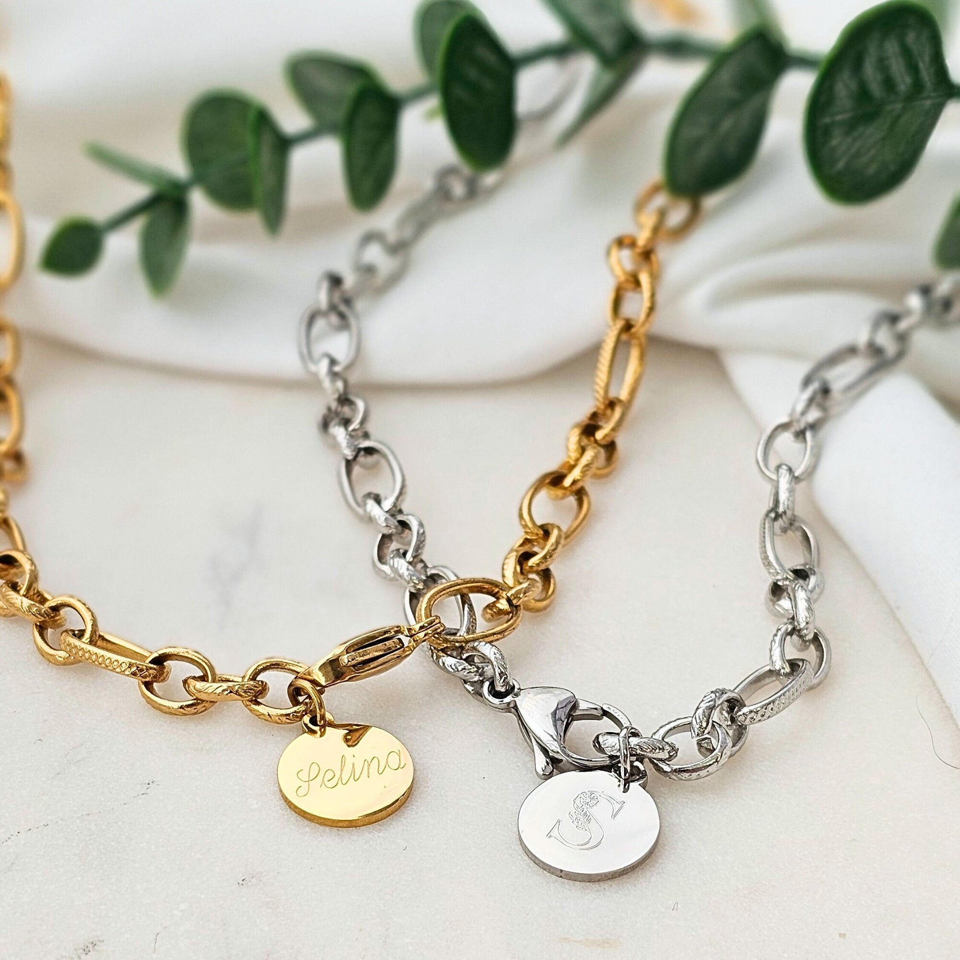 Personalisierte Chunky Kette in Gold oder Silber | grobe Edelstahlkette mit Gravur Anhänger | grobgliedrige Kette mit Buchstaben Plättchen