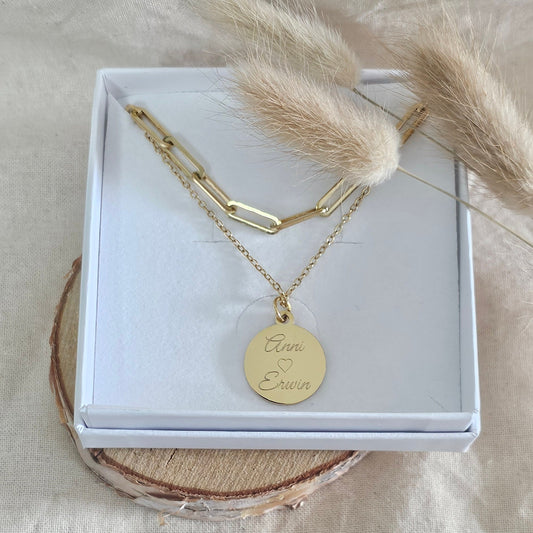 Mehrreihige, personalisierte Plättchen Kette in Gold aus Edelstahl, Halskette Gold mit Buchstaben Gravur, Namenskette Geschenk, Weihnachten