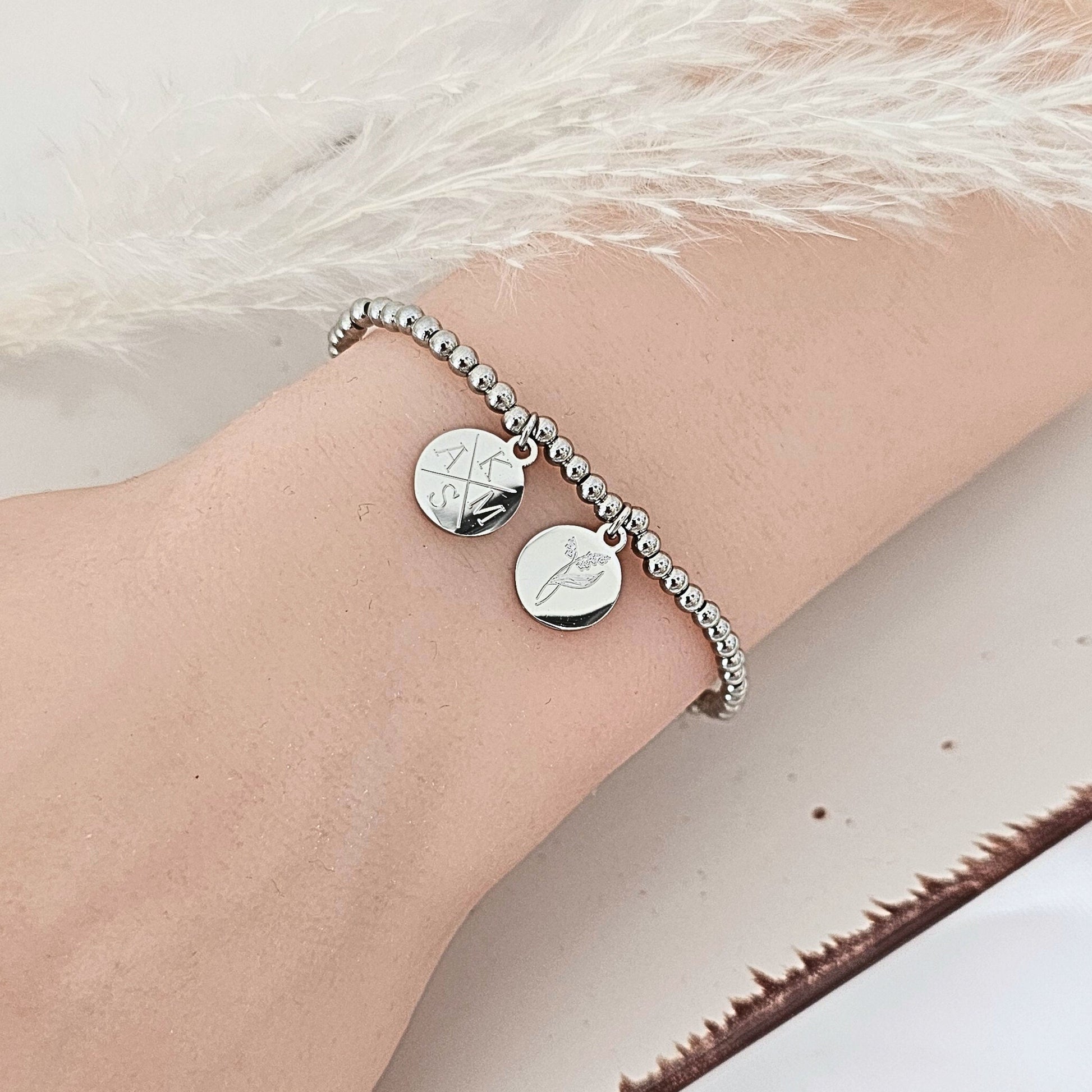 Perlenarmband personalisiert mit Gummizug und Gravur | Armband mit Geburtsstein | Kugelarmband Gold Silber | personalisierte Geschenke