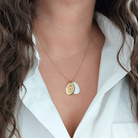 Personalisierte Kette mit Perlmutt Anhänger, Gravur Kette mit Namen/Buchstaben, personalisiertes Geschenk für Mama, Schwester, Freundin