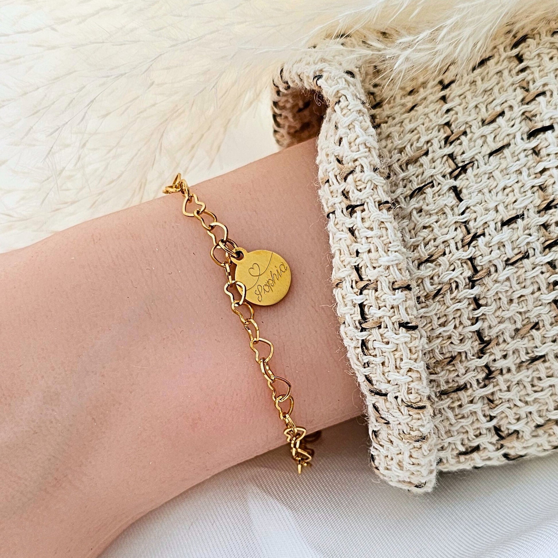 Herz Armband Gold oder Silber aus Edelstahl, filigranes Armband, minimalistischer Schmuck, Geschenk Mama, feines Gliederarmband Herzchen