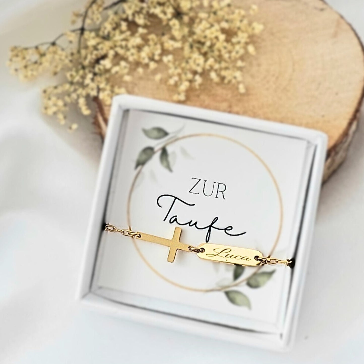 Armband mit Kreuz, Gravurplättchen und Geschenkkarte