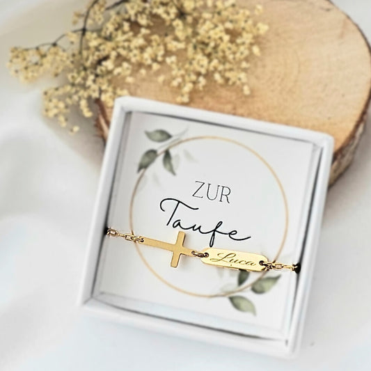 Armband mit Kreuz, Gravurplättchen und Geschenkkarte