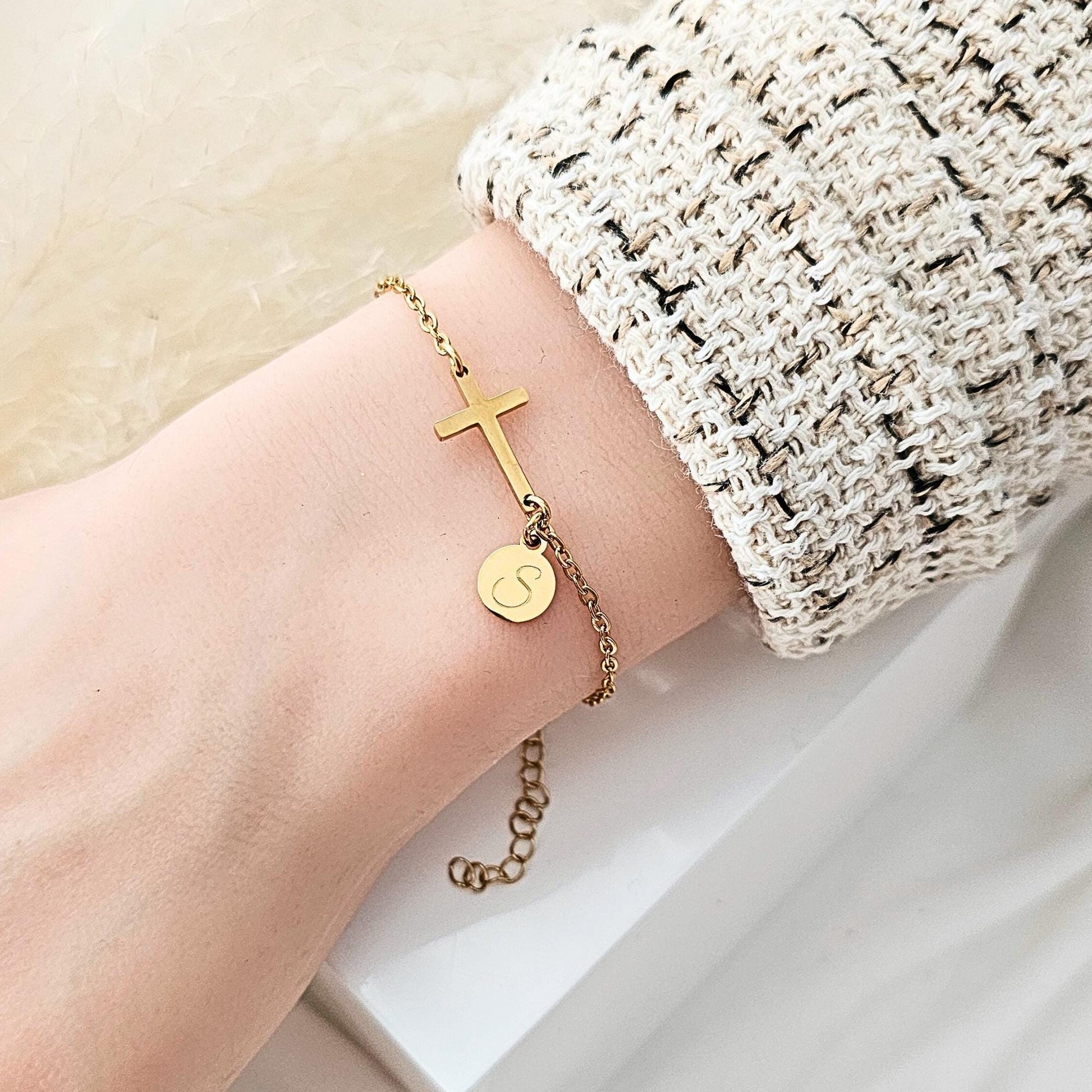 Personalisiertes Tauf Armband in Gold,Silber,Rosé|Armband mit Kreuz und Gravur Plättchen|Geschenk zur Kommunion|Geschenk Konfirmation