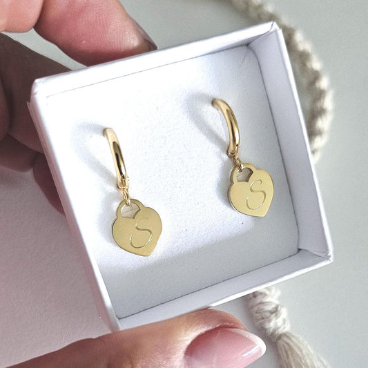 Personalisierte Creolen mit Herz Anhänger in Gold & Silber aus Edelstahl, Ohrringe mit Gravur als personalisiertes Geschenk, wasserfest