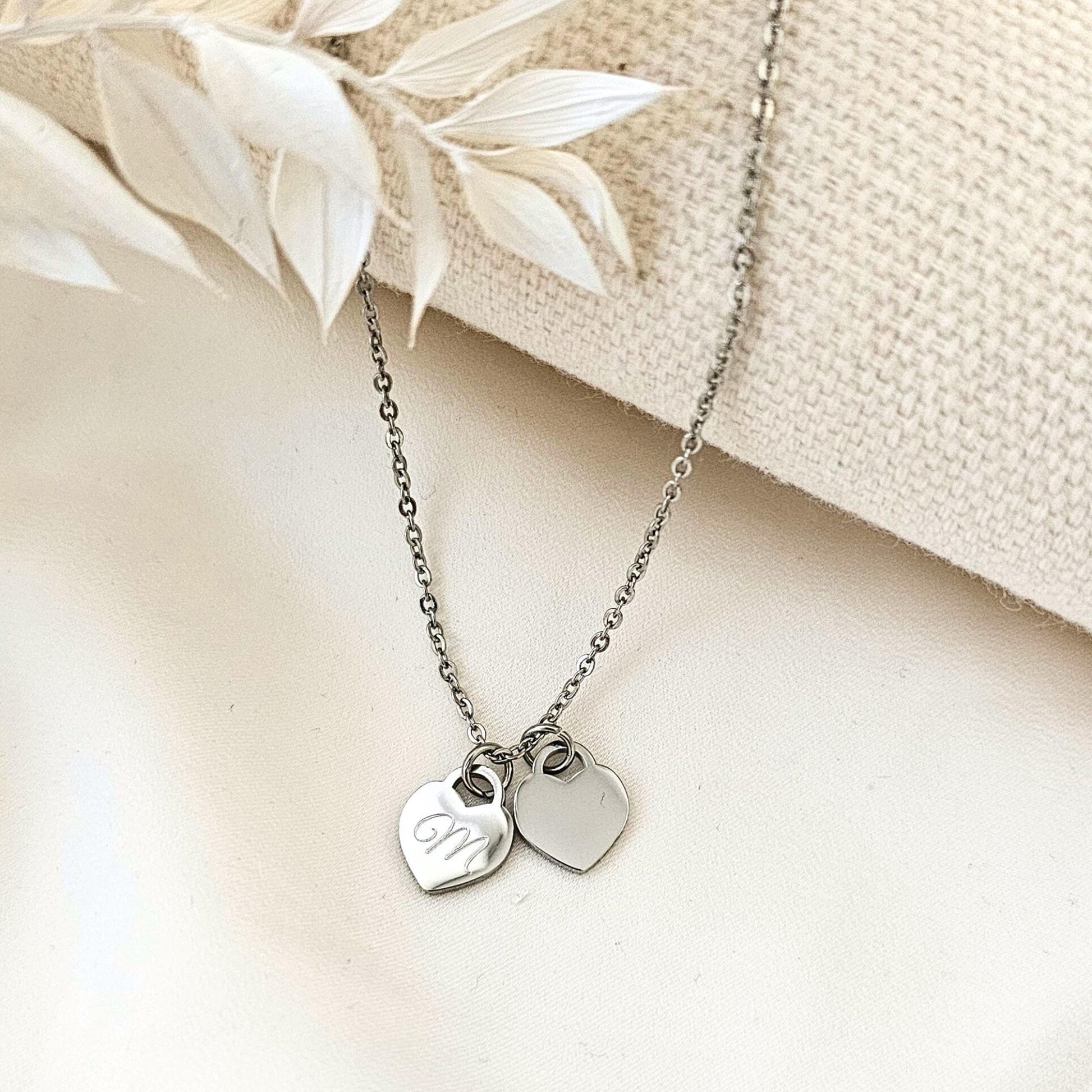 Kette mit gravierbaren Herzanhängern | Herzkette mit Namen | personalisierte Geschenke | wasserfester Edelstahlschmuck | inaklam Gravurkette